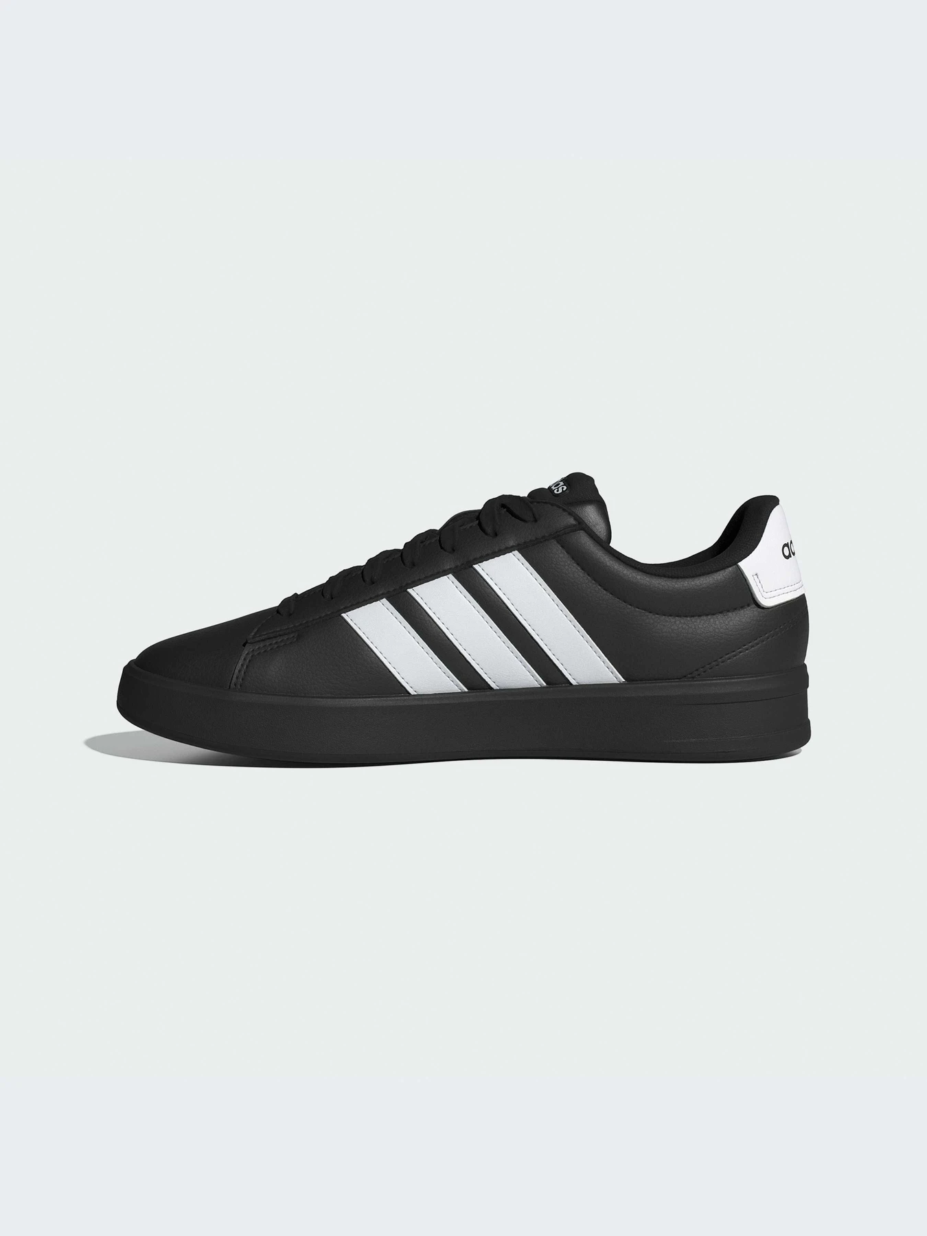 Кроссовки Adidas модель IH1476-KZ Кроссовки Adidas модель IH1476-KZ Фото