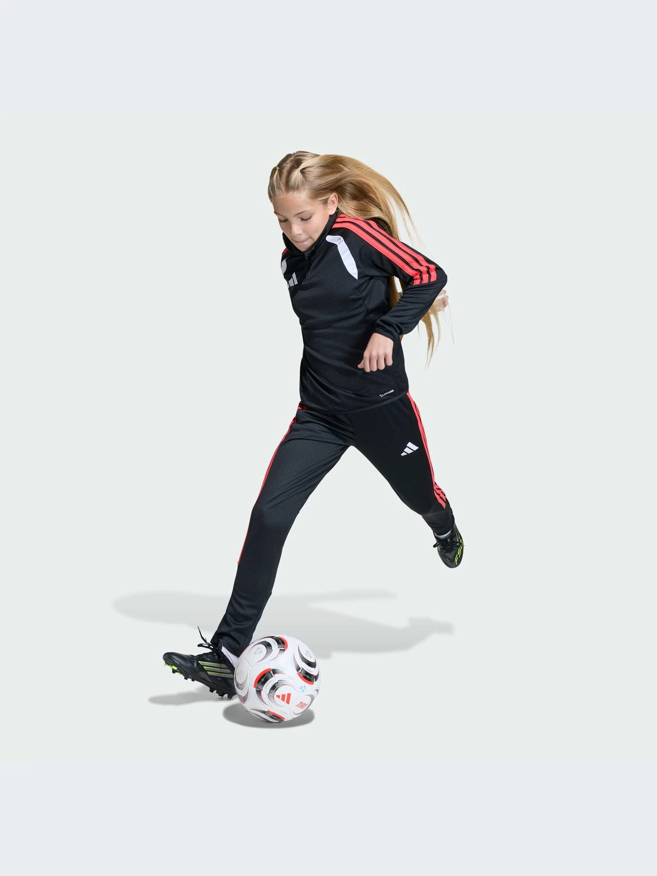 Худи и свитшоты Adidas Tiro модель JY7159-KZ Худи и свитшоты Adidas Tiro модель JY7159-KZ Фото