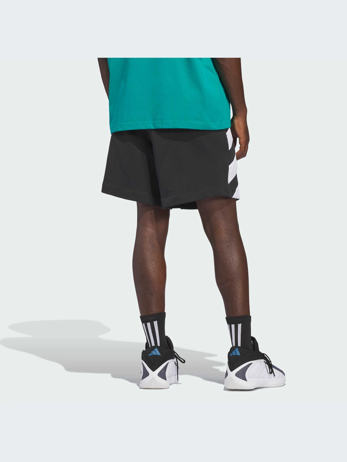 Шорты Adidas модель JZ6996-KZ Шорты Adidas модель JZ6996-KZ Фото