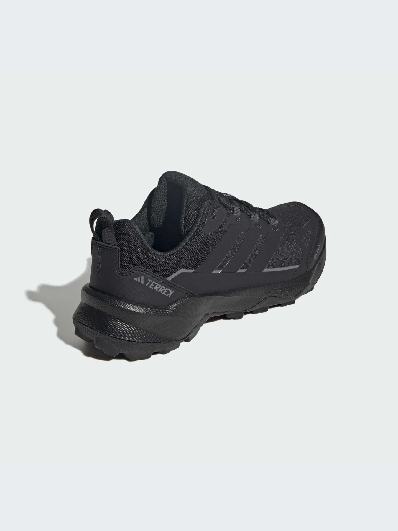 Кроссовки Adidas модель JQ2210-KZ Кроссовки Adidas модель JQ2210-KZ Фото