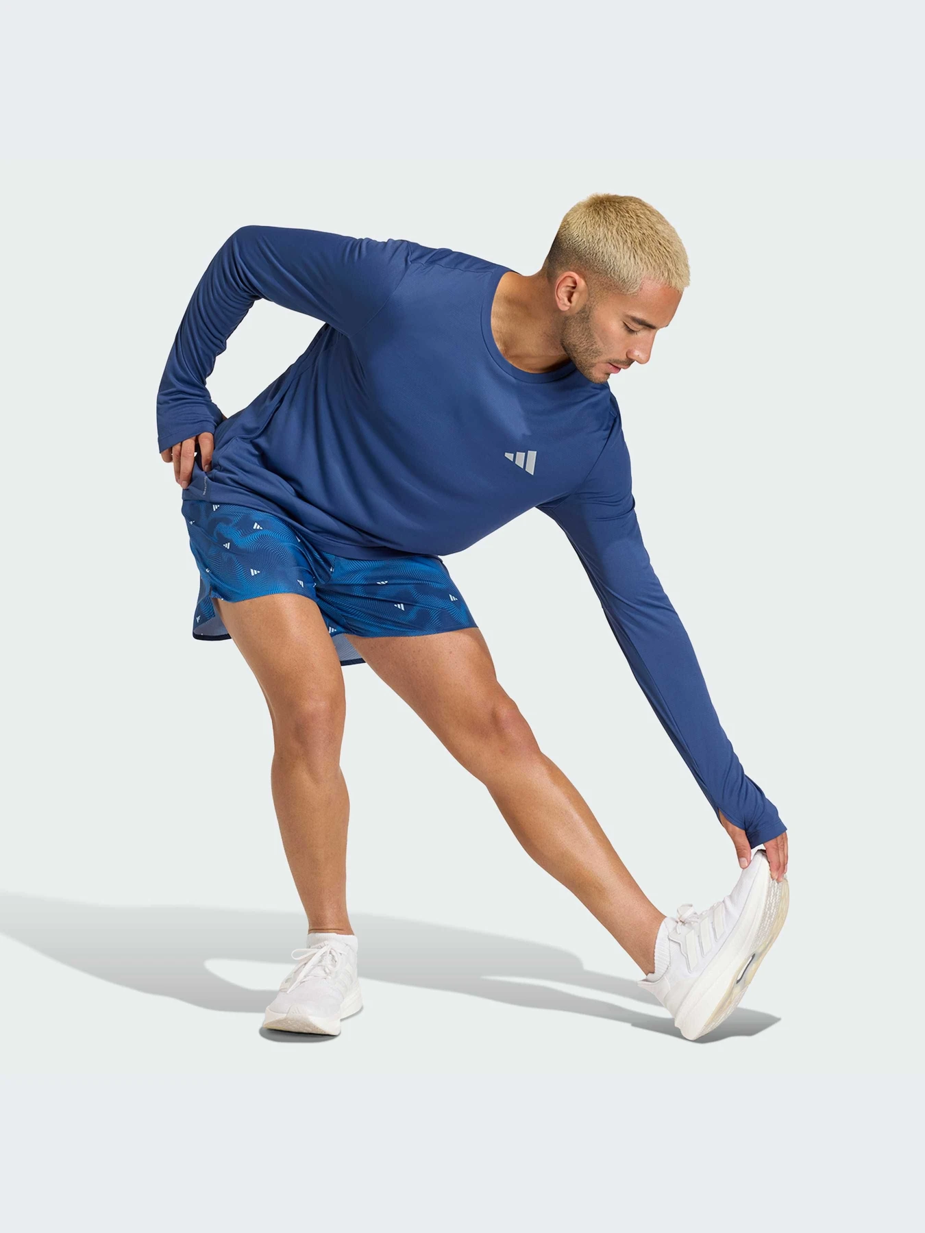 Худи и свитшоты Adidas модель KE8421-KZ Худи и свитшоты Adidas модель KE8421-KZ Фото