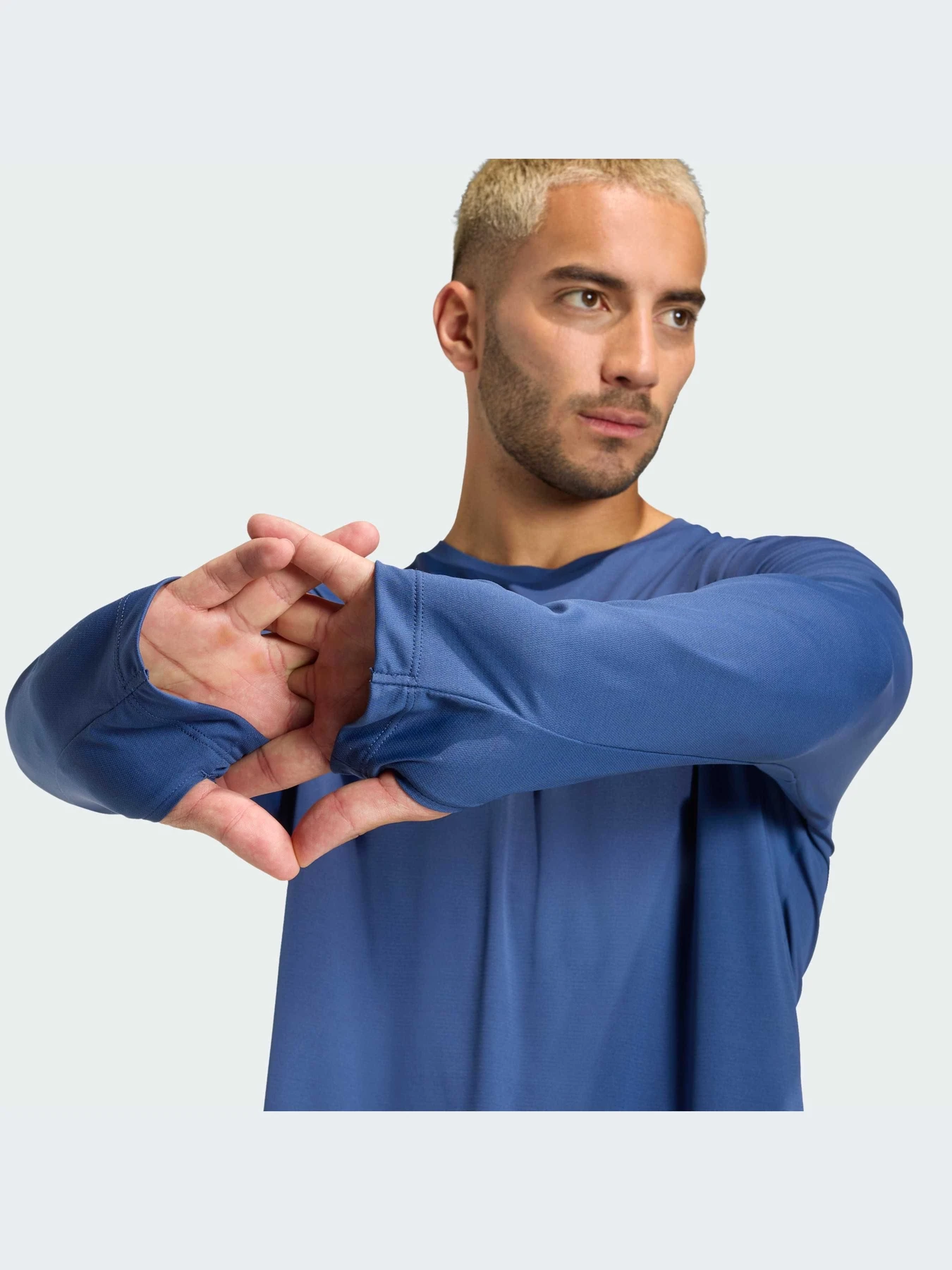 Худи и свитшоты Adidas модель KE8421-KZ Худи и свитшоты Adidas модель KE8421-KZ Фото