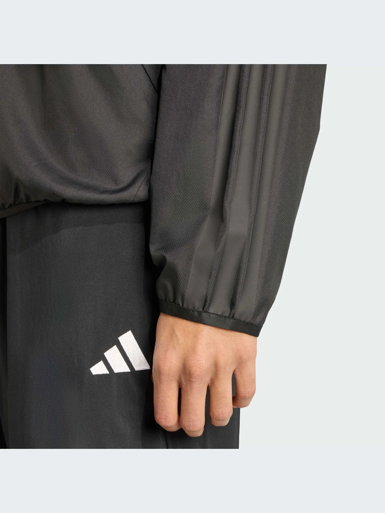 Куртки и дубленки Adidas модель JM3896-KZ Куртки и дубленки Adidas модель JM3896-KZ Фото