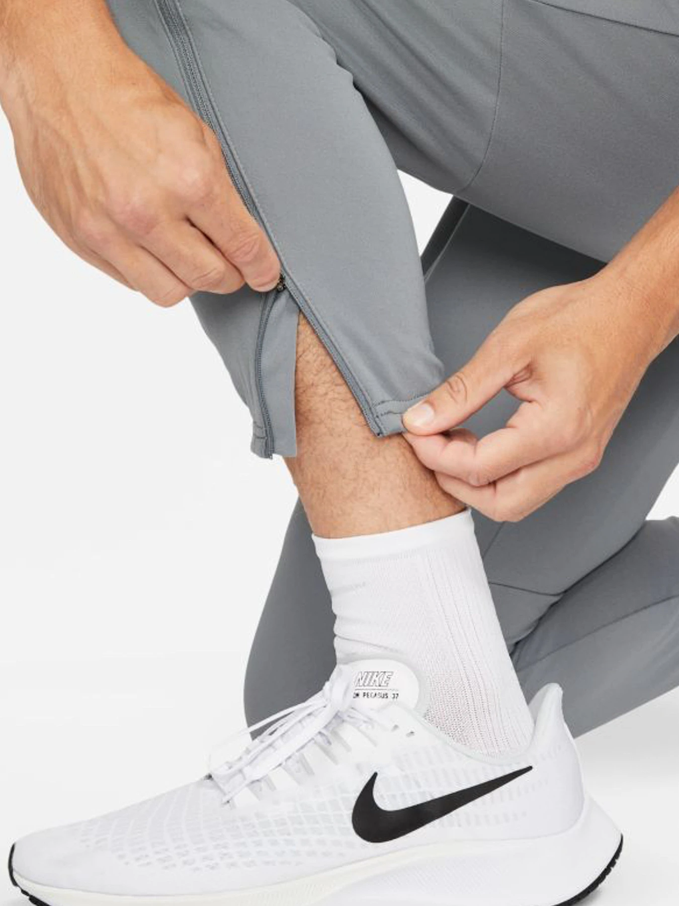 Брюки NIKE NK DF CHLLGR KNIT PANT модель 101515650 Брюки NIKE NK DF CHLLGR KNIT PANT модель 101515650 Фото