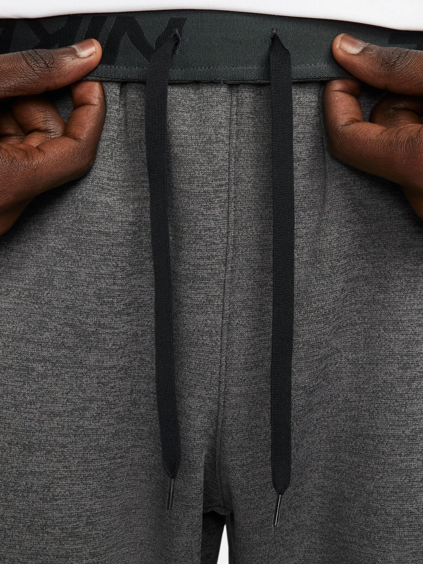Брюки NIKE M NK TF PANT TAPER модель 101827203 Брюки NIKE M NK TF PANT TAPER модель 101827203 Фото
