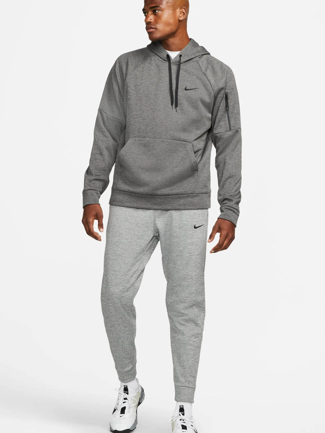 Худи и свитшоты NIKE M NK TF HD PO модель 102118690 Худи и свитшоты NIKE M NK TF HD PO модель 102118690 Фото