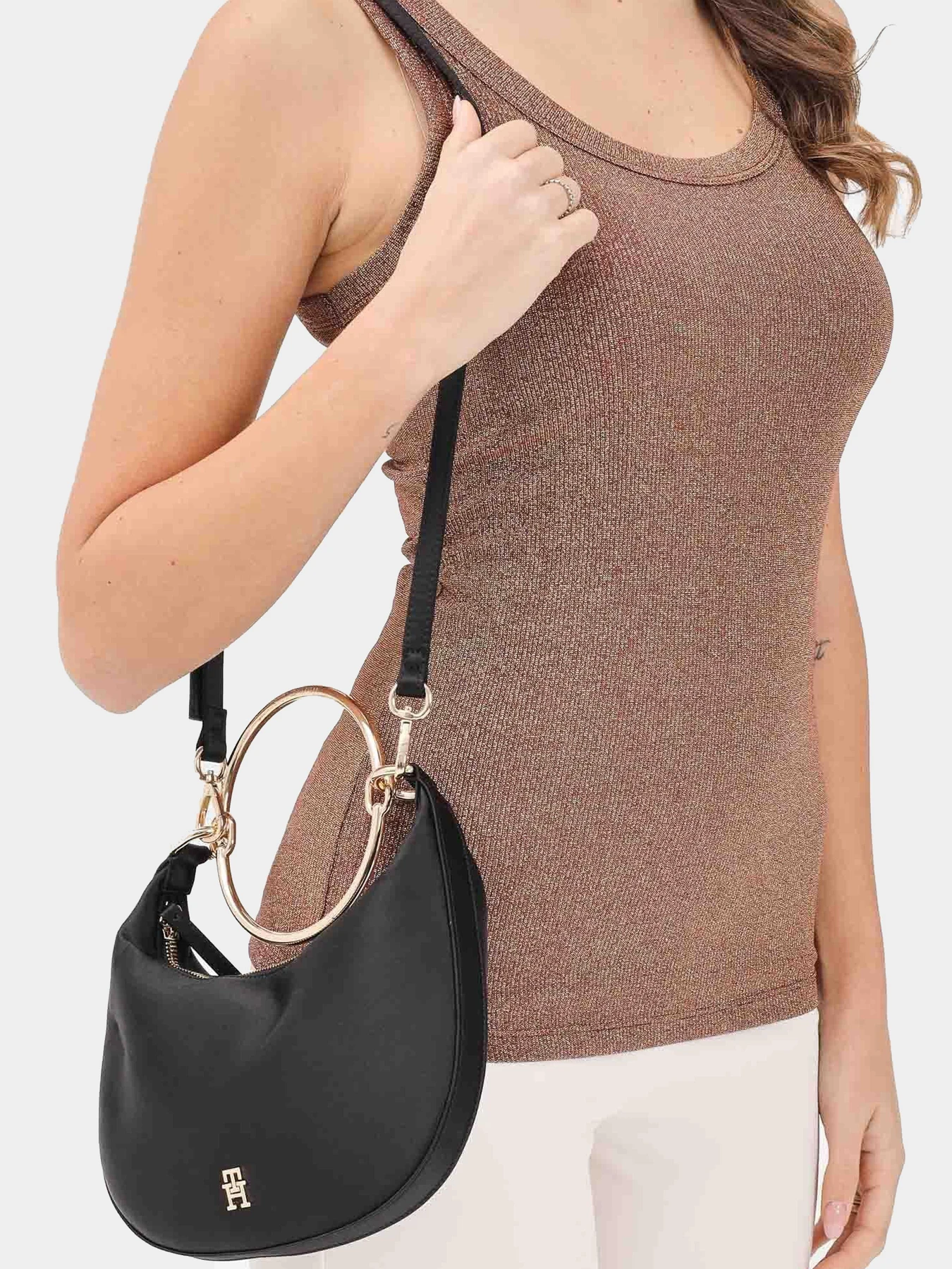 Сумки Tommy Hilfiger модель AW0AW18236-BDS Сумки Tommy Hilfiger модель AW0AW18236-BDS Фото