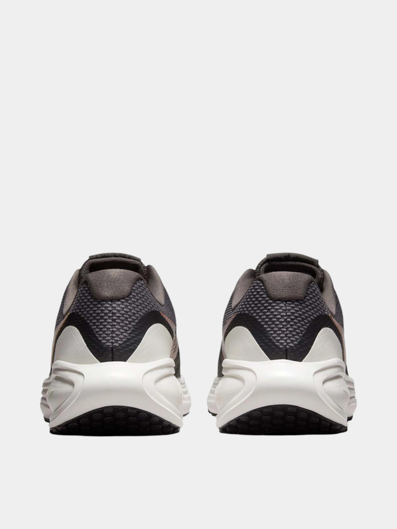 Кроссовки NIKE W NIKE REVOLUTION 8 модель 102265609 Кроссовки NIKE W NIKE REVOLUTION 8 модель 102265609 Фото