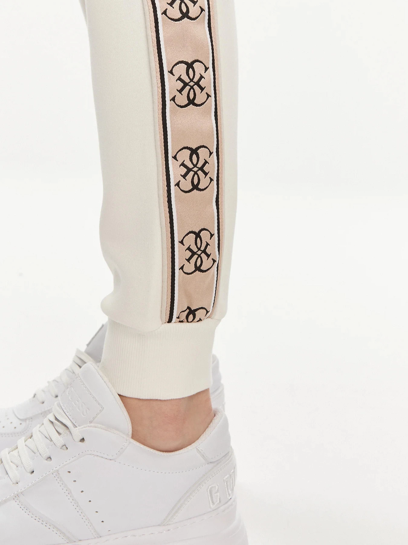 Брюки GUESS модель V2YB15-KB3P2-G6K5 Брюки GUESS модель V2YB15-KB3P2-G6K5 Фото