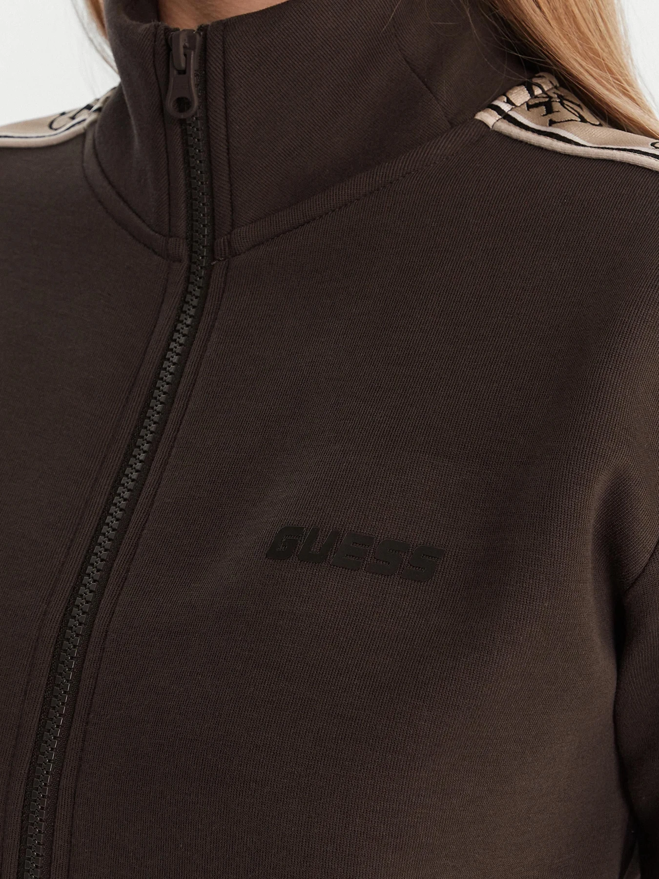 Худи и свитшоты GUESS модель V2YQ16-KB3P2-A10K Худи и свитшоты GUESS модель V2YQ16-KB3P2-A10K Фото