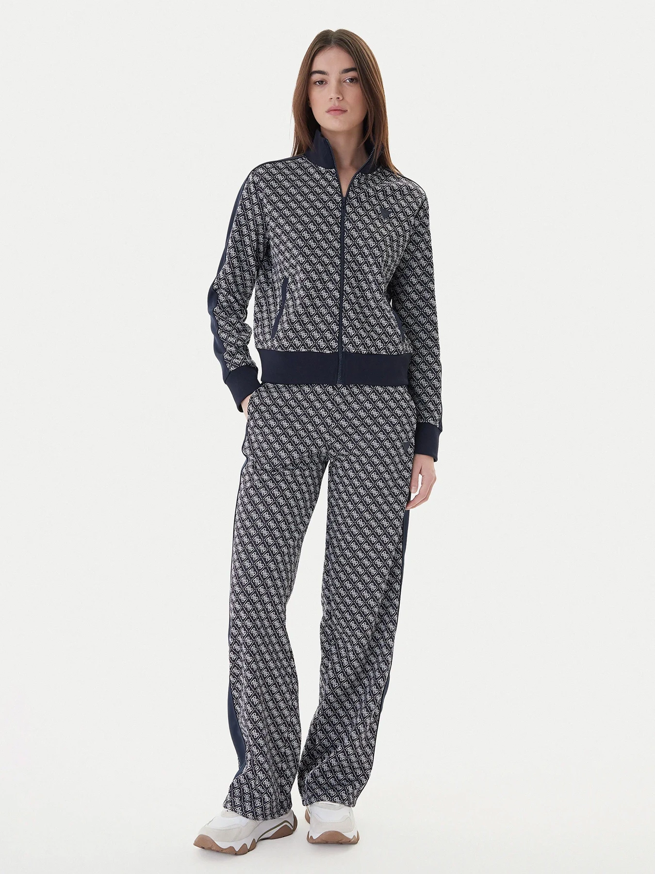 Брюки GUESS модель V6RB09-K2042-FJBB Брюки GUESS модель V6RB09-K2042-FJBB Фото