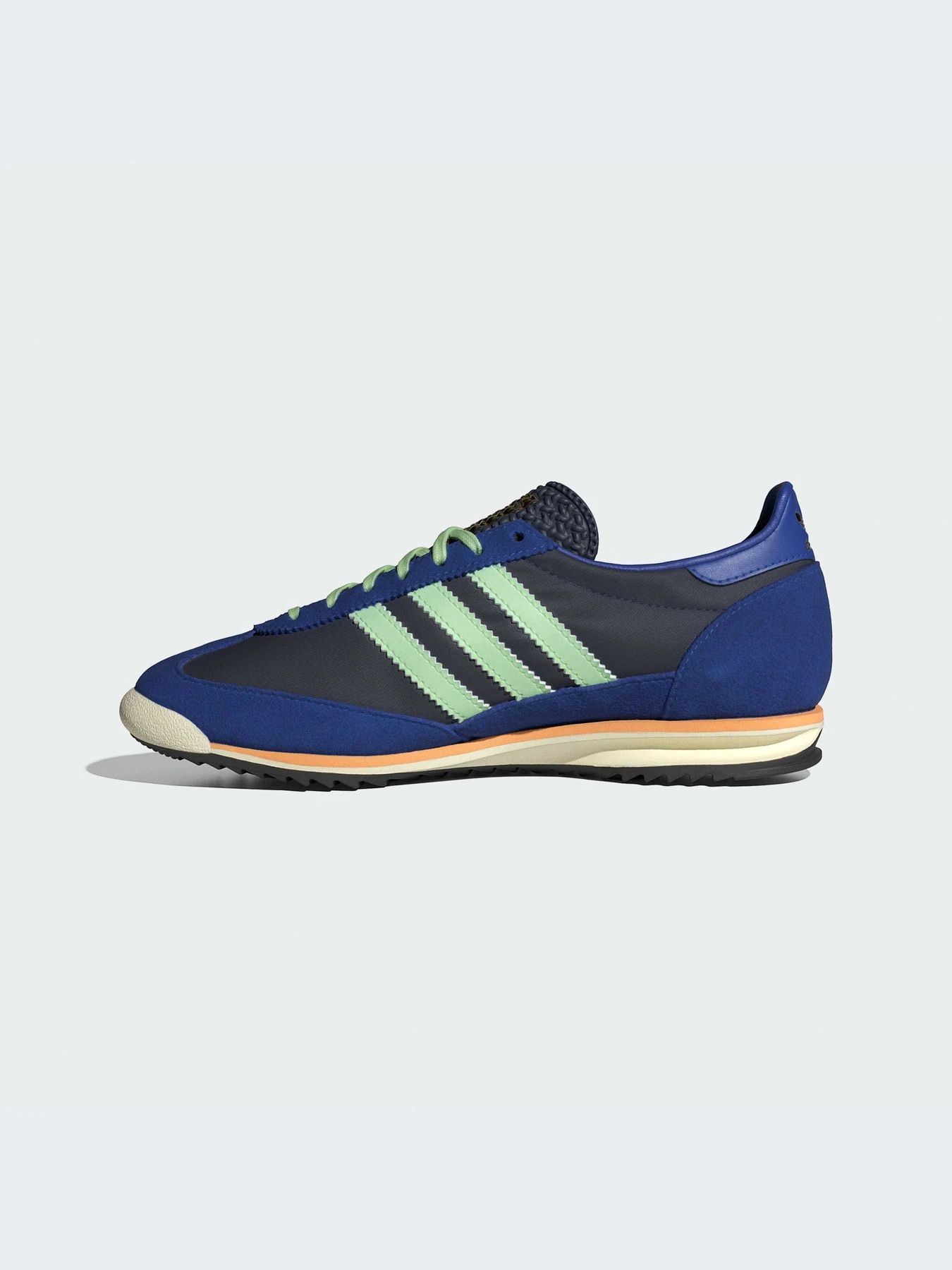 Кроссовки Adidas модель IE3426-KZ Кроссовки Adidas модель IE3426-KZ Фото