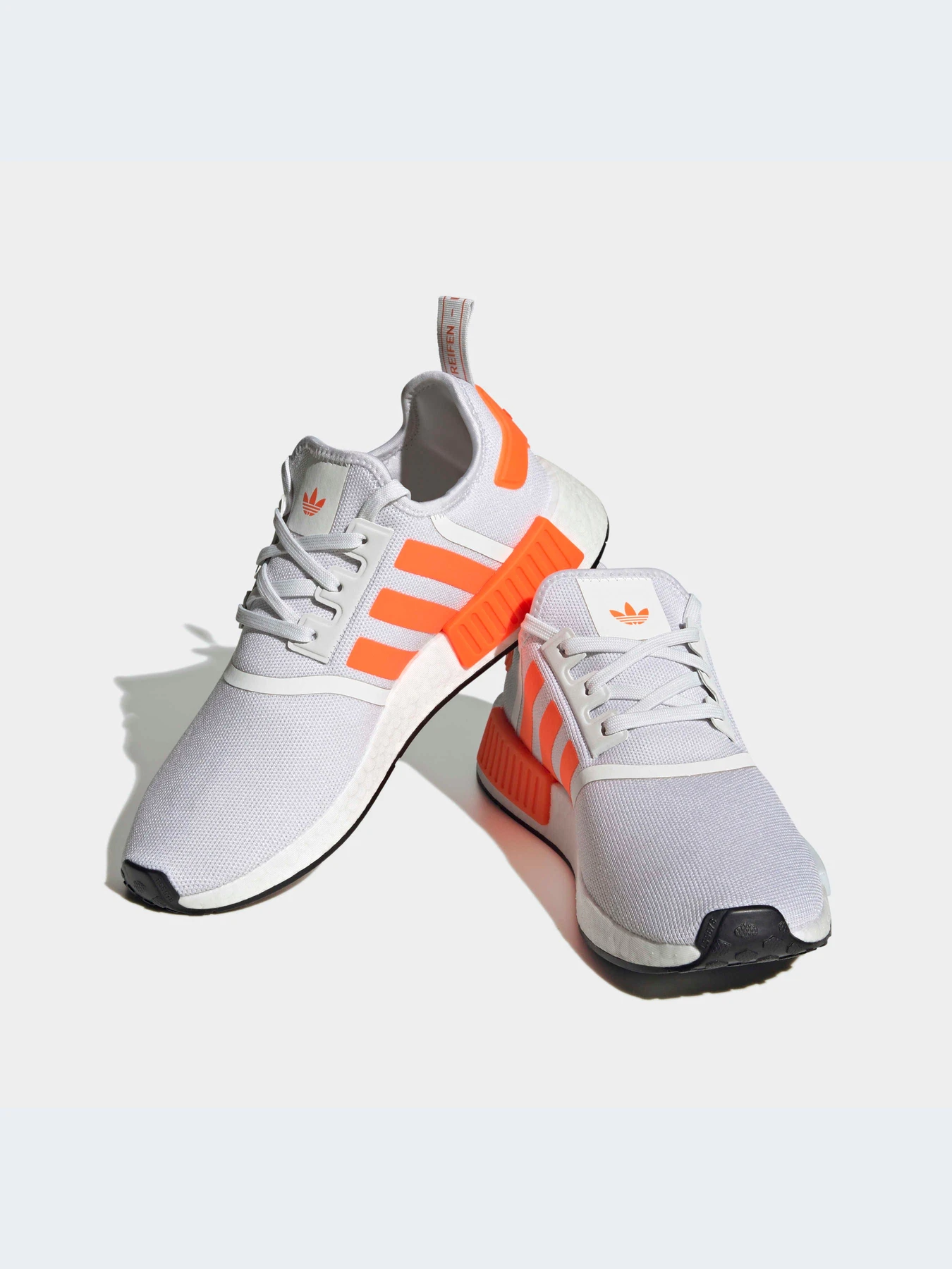Кроссовки Adidas NMD модель HQ4463-KZ Кроссовки Adidas NMD модель HQ4463-KZ Фото