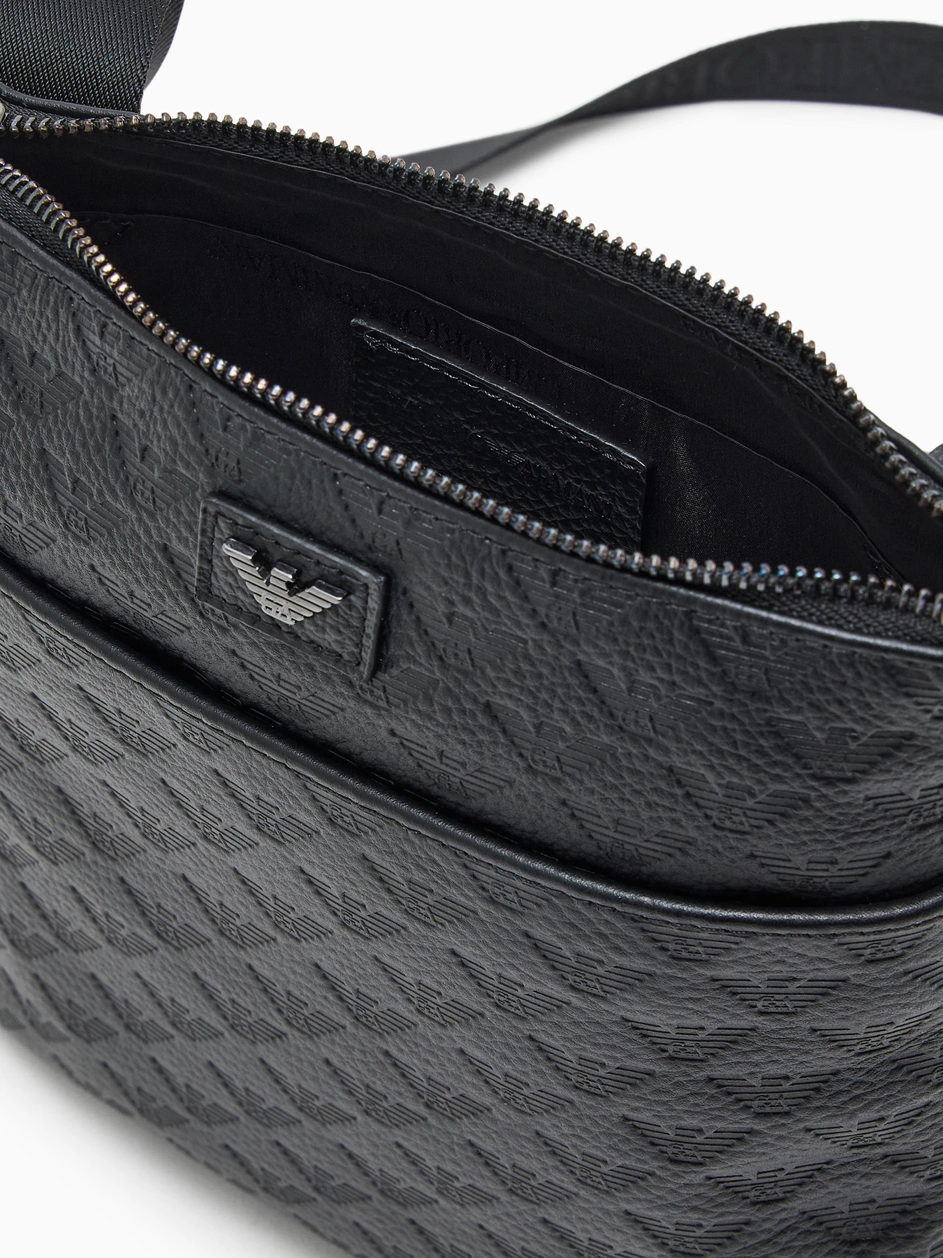 Сумки Emporio Armani модель EM001688-AF14774-UC001 Фото