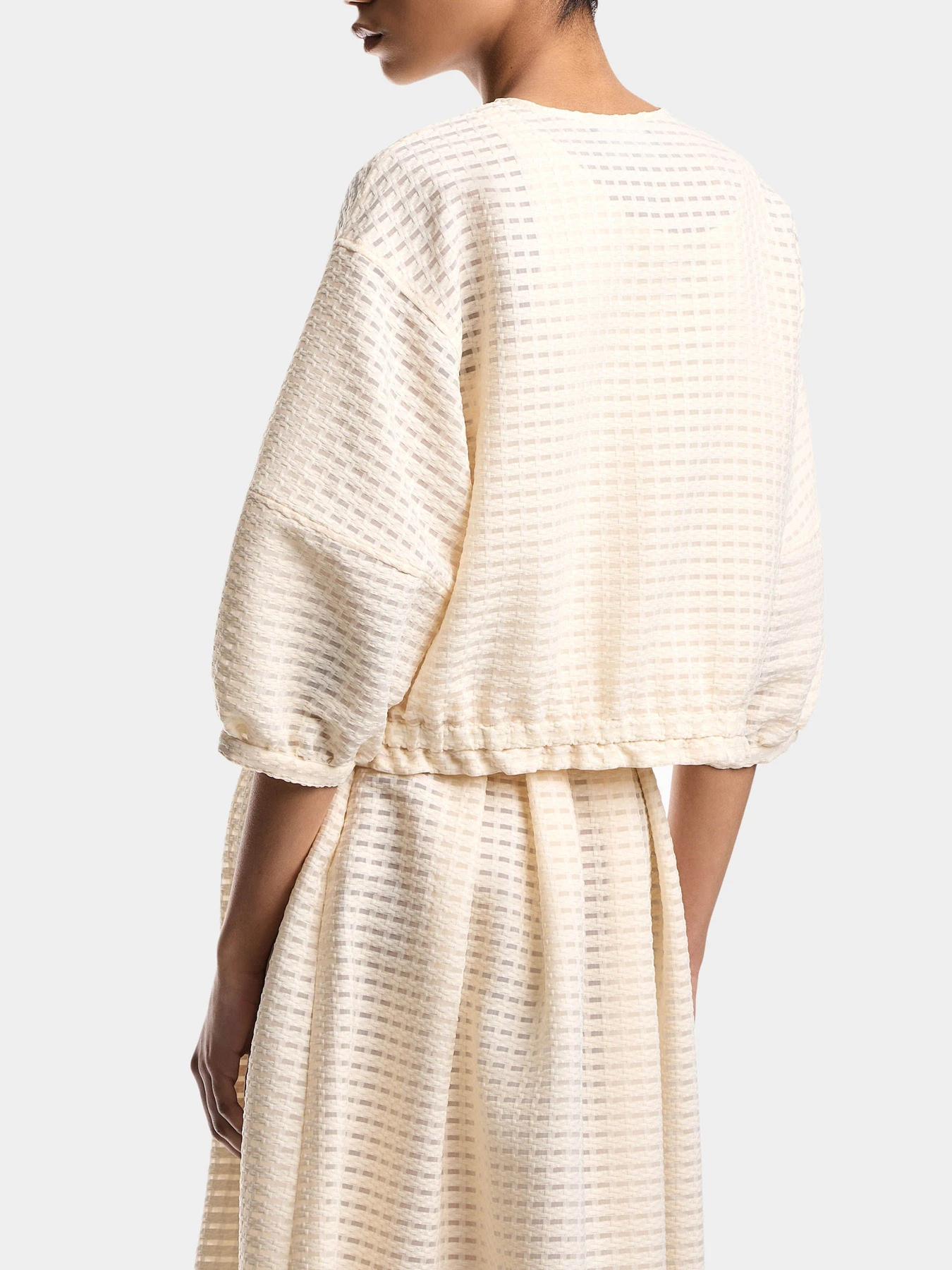 Куртки и дубленки Emporio Armani модель EW003440-AF20834-U1058 Фото