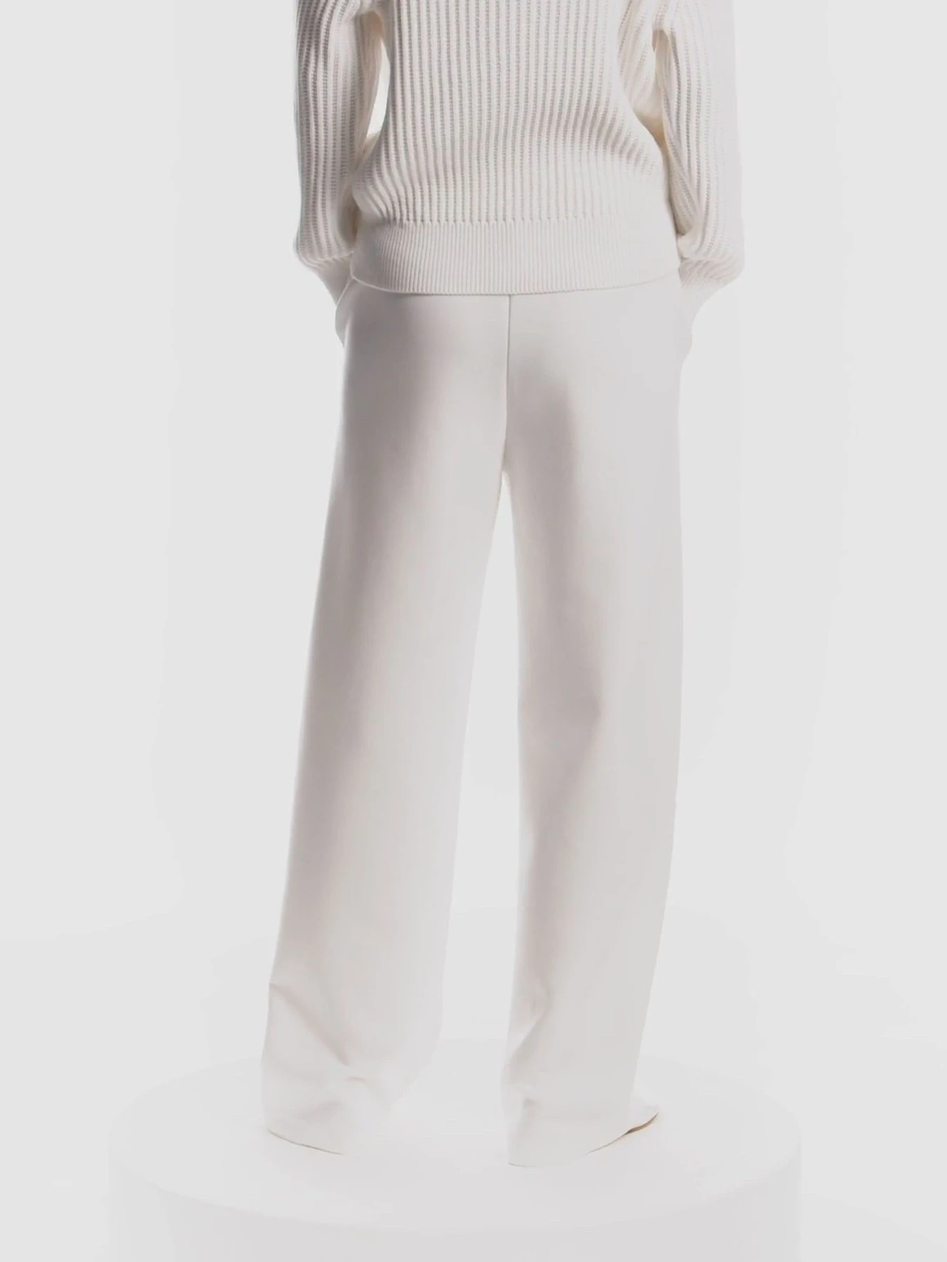 Брюки Emporio Armani модель EW003866-AF10002-U0006 Брюки Emporio Armani модель EW003866-AF10002-U0006 Фото