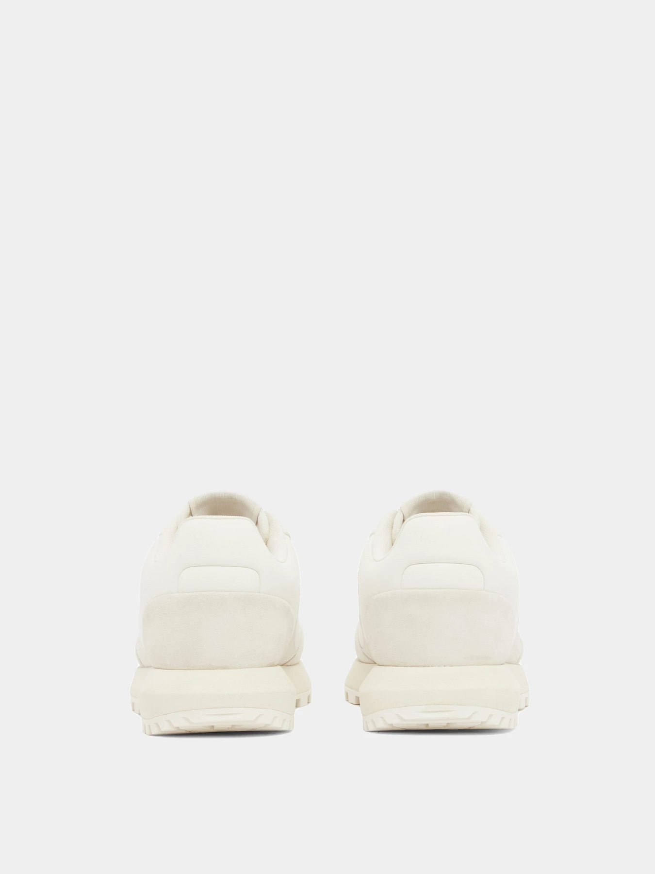 Кроссовки Emporio Armani модель EM004839-AF24321-M0360 Кроссовки Emporio Armani модель EM004839-AF24321-M0360 Фото