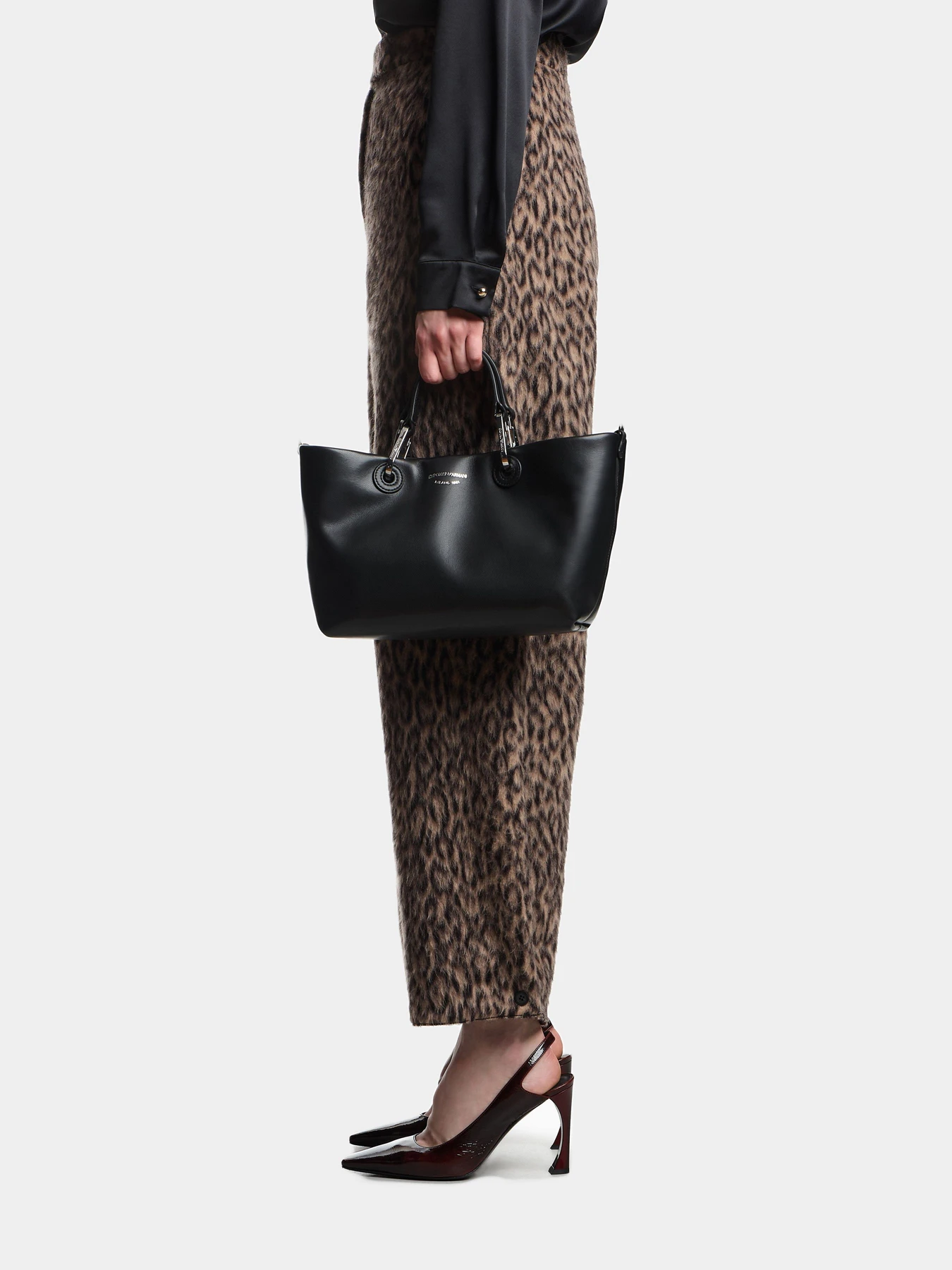 Сумки Emporio Armani модель EW000361-AF18673-UC001 Сумки Emporio Armani модель EW000361-AF18673-UC001 Фото