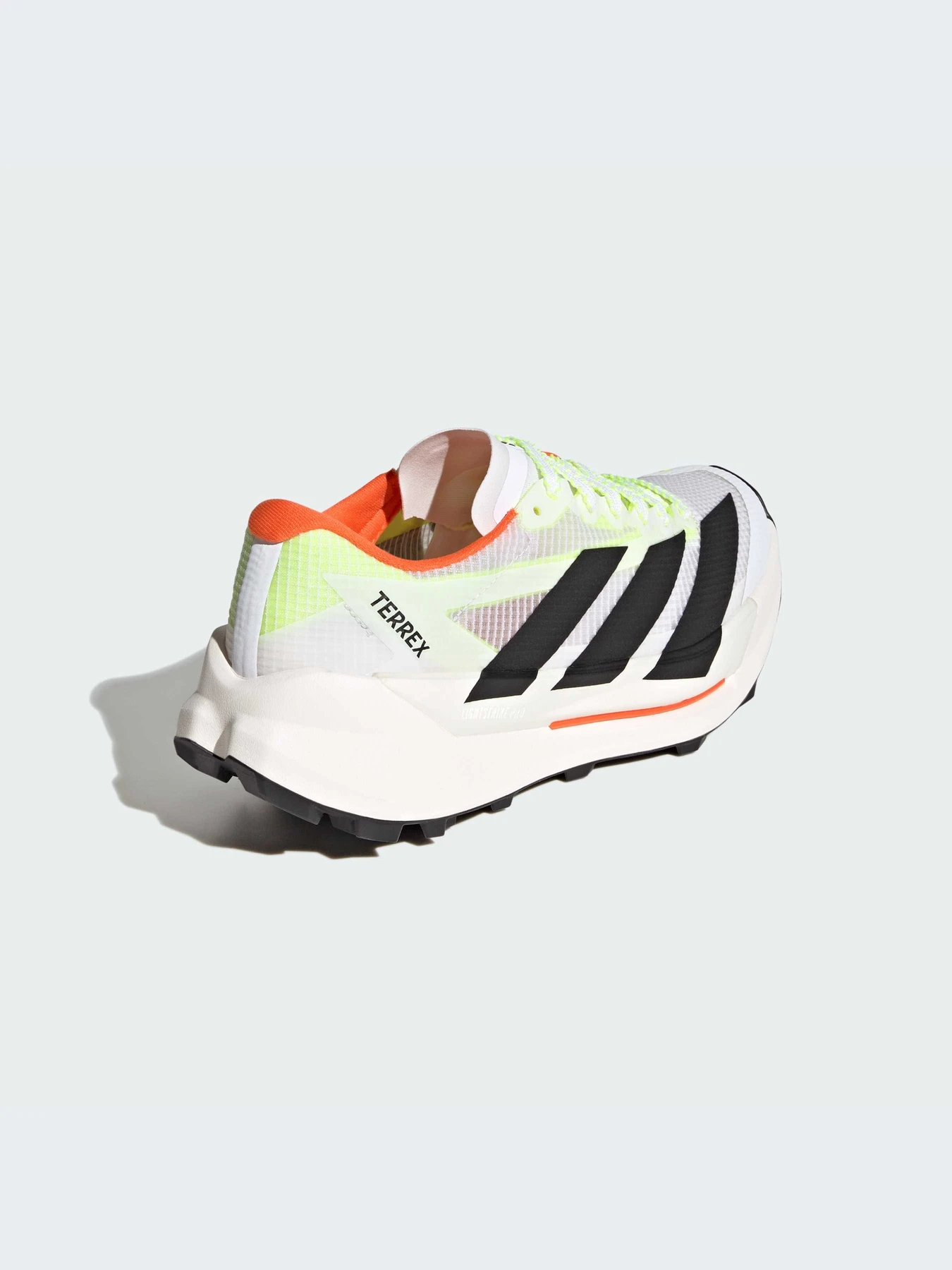 Кроссовки Adidas модель HP7013-KZ Кроссовки Adidas модель HP7013-KZ Фото