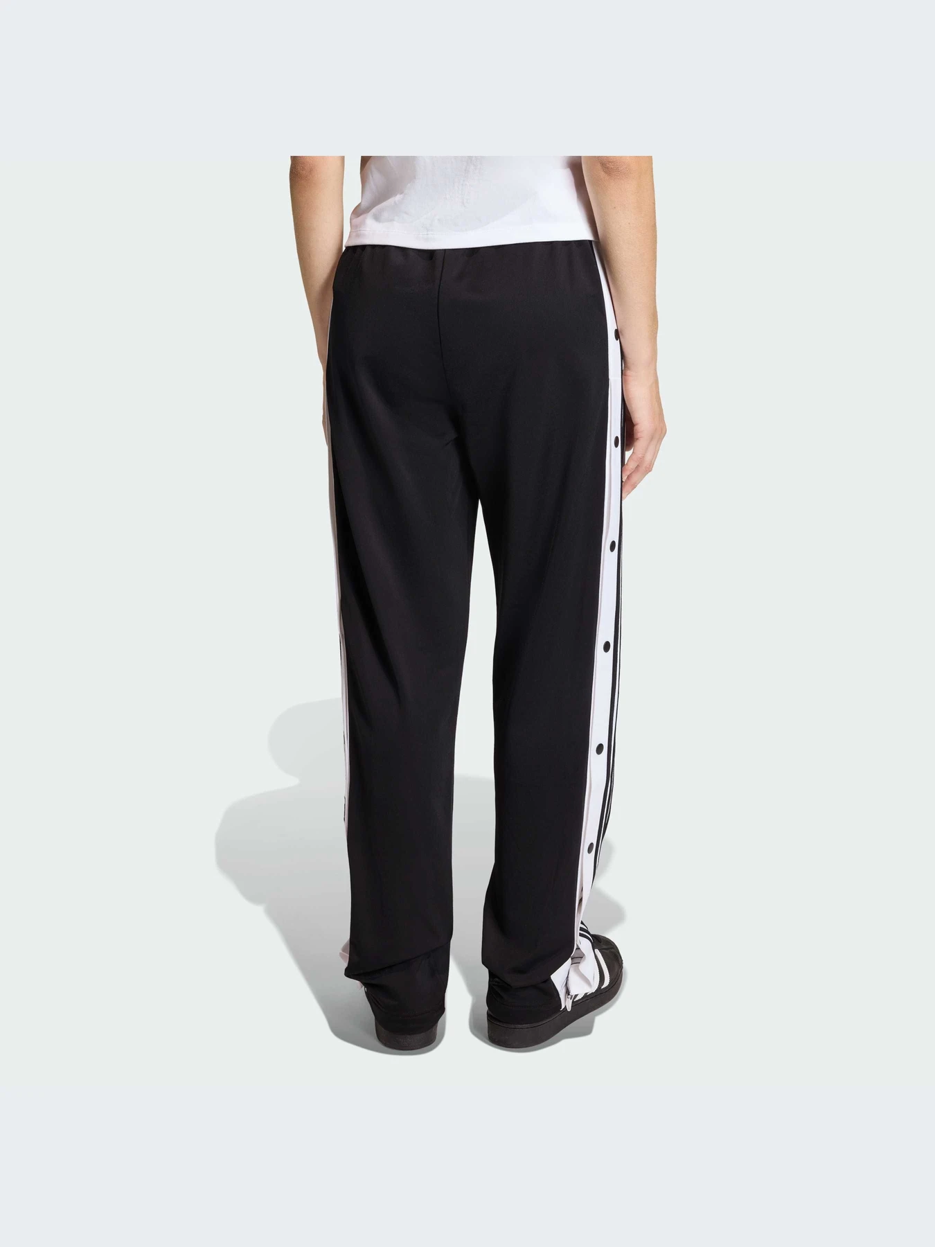 Брюки Adidas Adicolor модель KD2932-KZ Брюки Adidas Adicolor модель KD2932-KZ Фото
