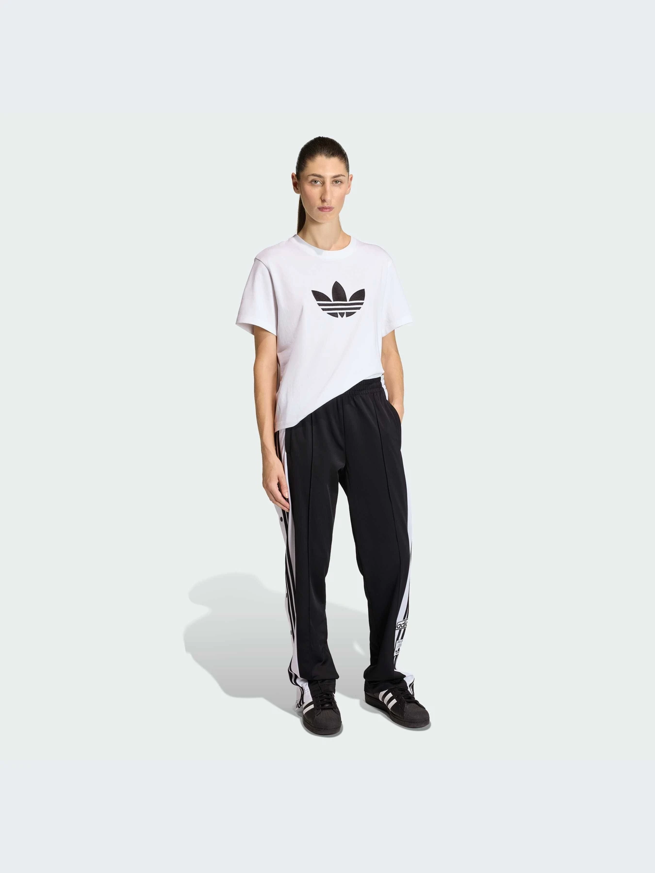 Брюки Adidas Adicolor модель KD2932-KZ Брюки Adidas Adicolor модель KD2932-KZ Фото