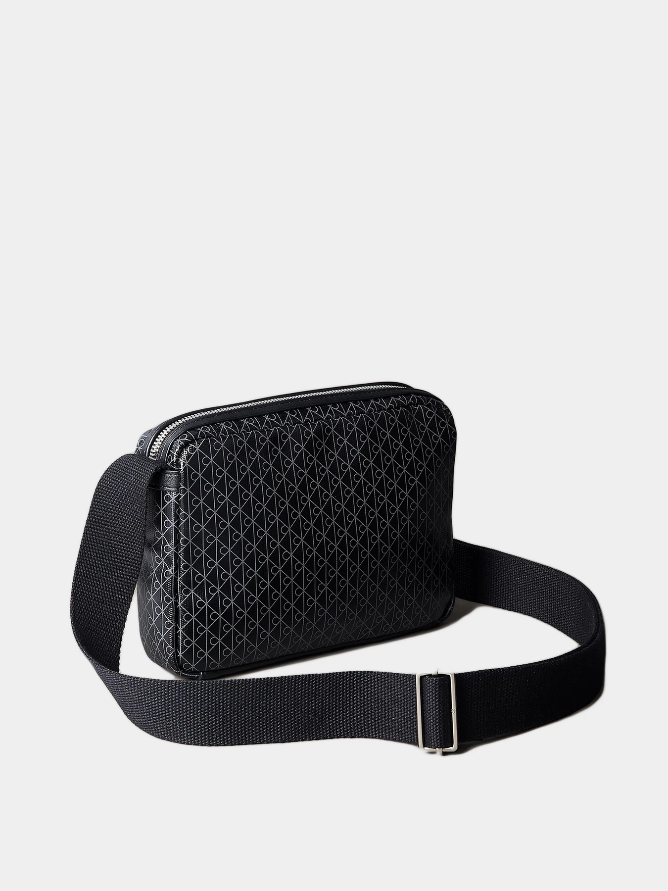 Сумки Calvin Klein модель LV04D3314G-UB1 Сумки Calvin Klein модель LV04D3314G-UB1 Фото