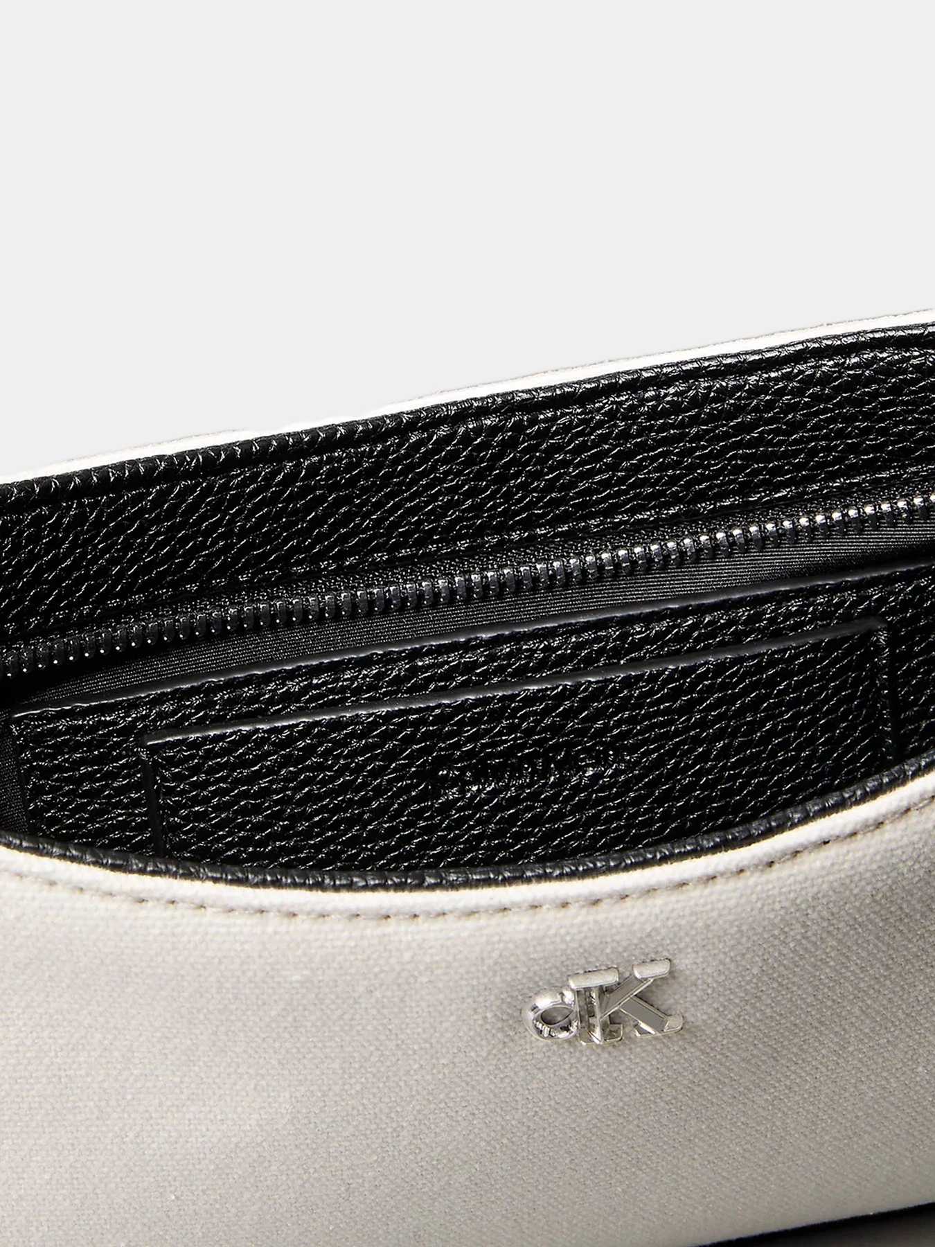 Сумки Calvin Klein модель LV04F3347G-XSI Сумки Calvin Klein модель LV04F3347G-XSI Фото