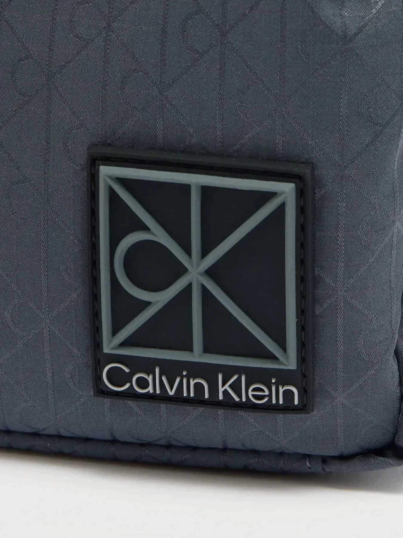 Сумки Calvin Klein модель LV04D3303G-CKP Сумки Calvin Klein модель LV04D3303G-CKP Фото