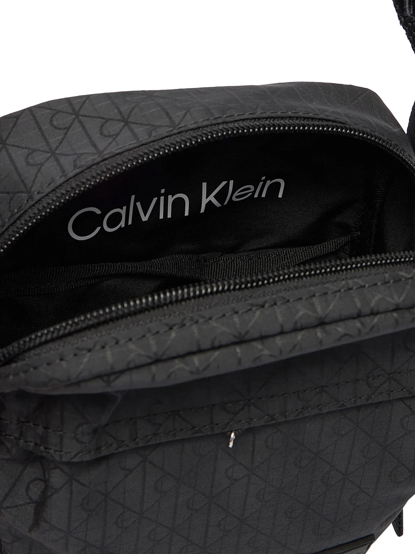 Сумки Calvin Klein модель LV04D3303G-UB1 Сумки Calvin Klein модель LV04D3303G-UB1 Фото