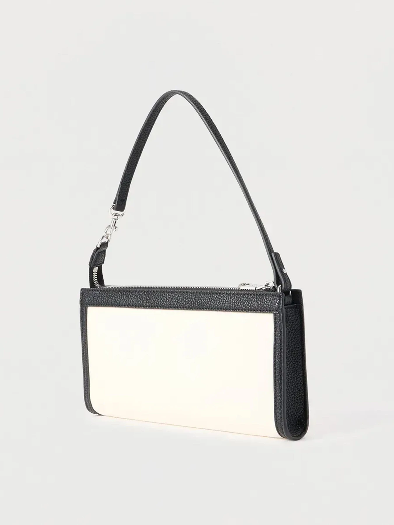 Сумки Calvin Klein модель LV04F1126G-XSI Сумки Calvin Klein модель LV04F1126G-XSI Фото