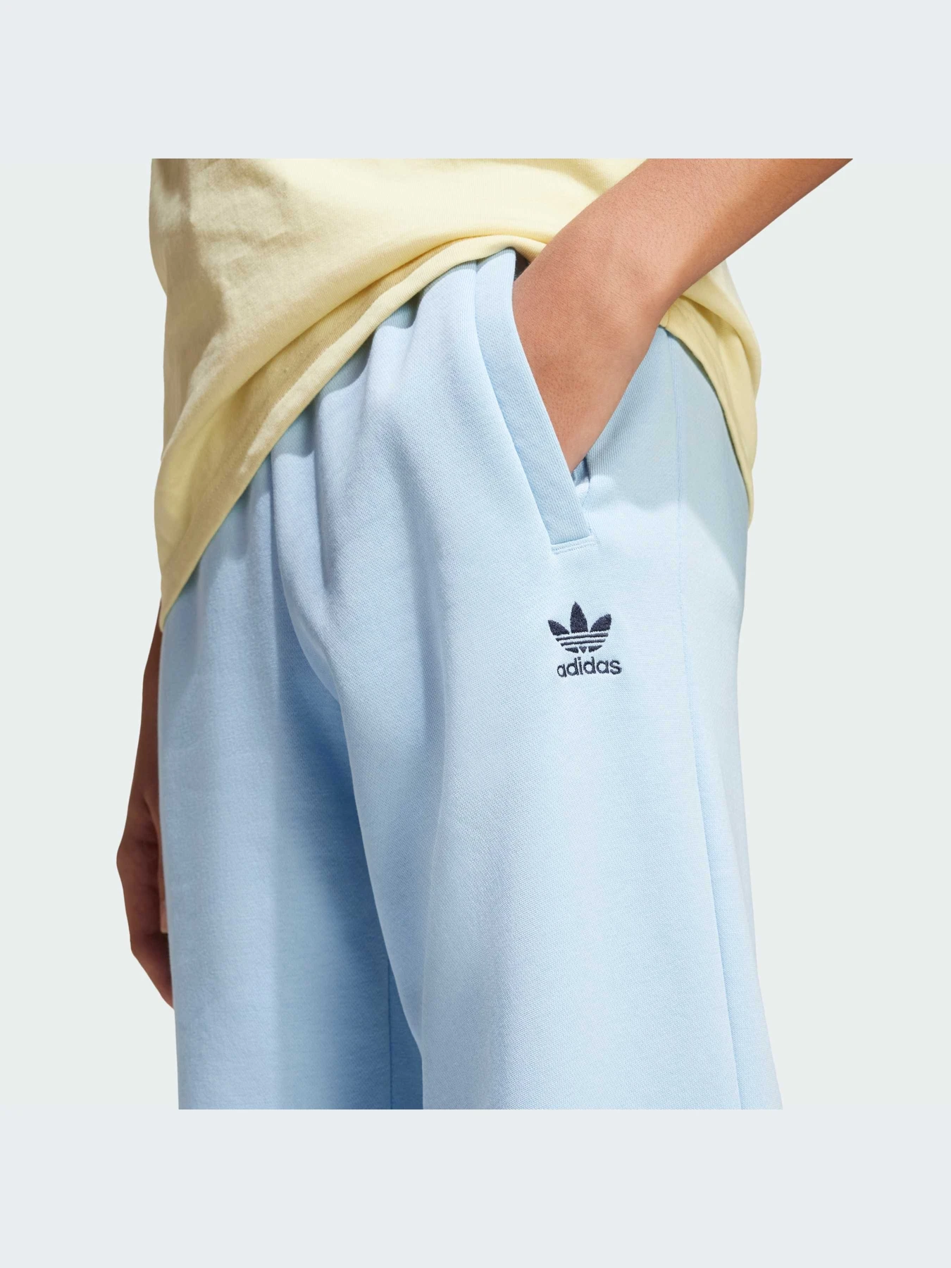 Брюки Adidas модель JI5821-KZ Брюки Adidas модель JI5821-KZ Фото