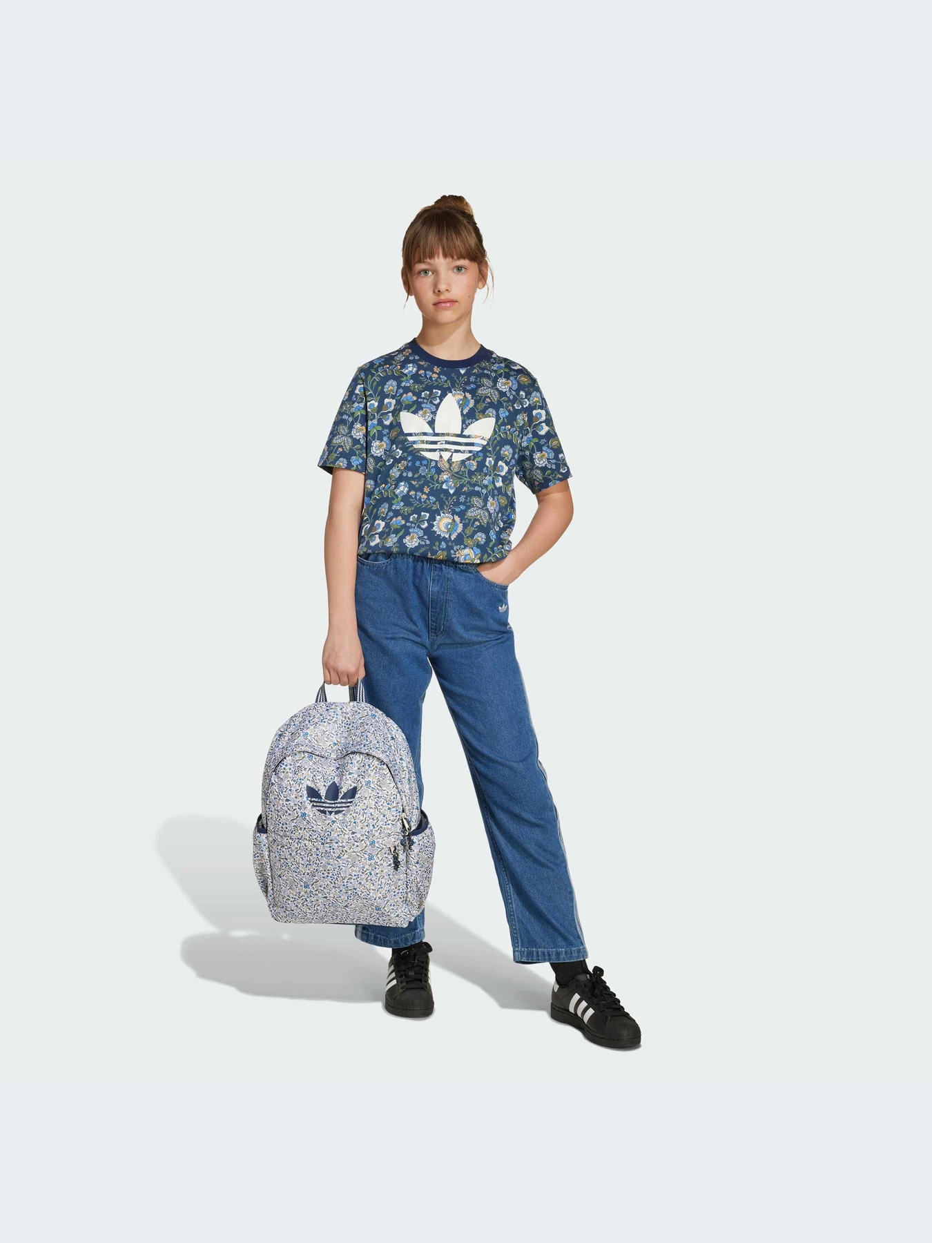 Футболки и поло Adidas Graphics модель JV7818-KZ Футболки и поло Adidas Graphics модель JV7818-KZ Фото