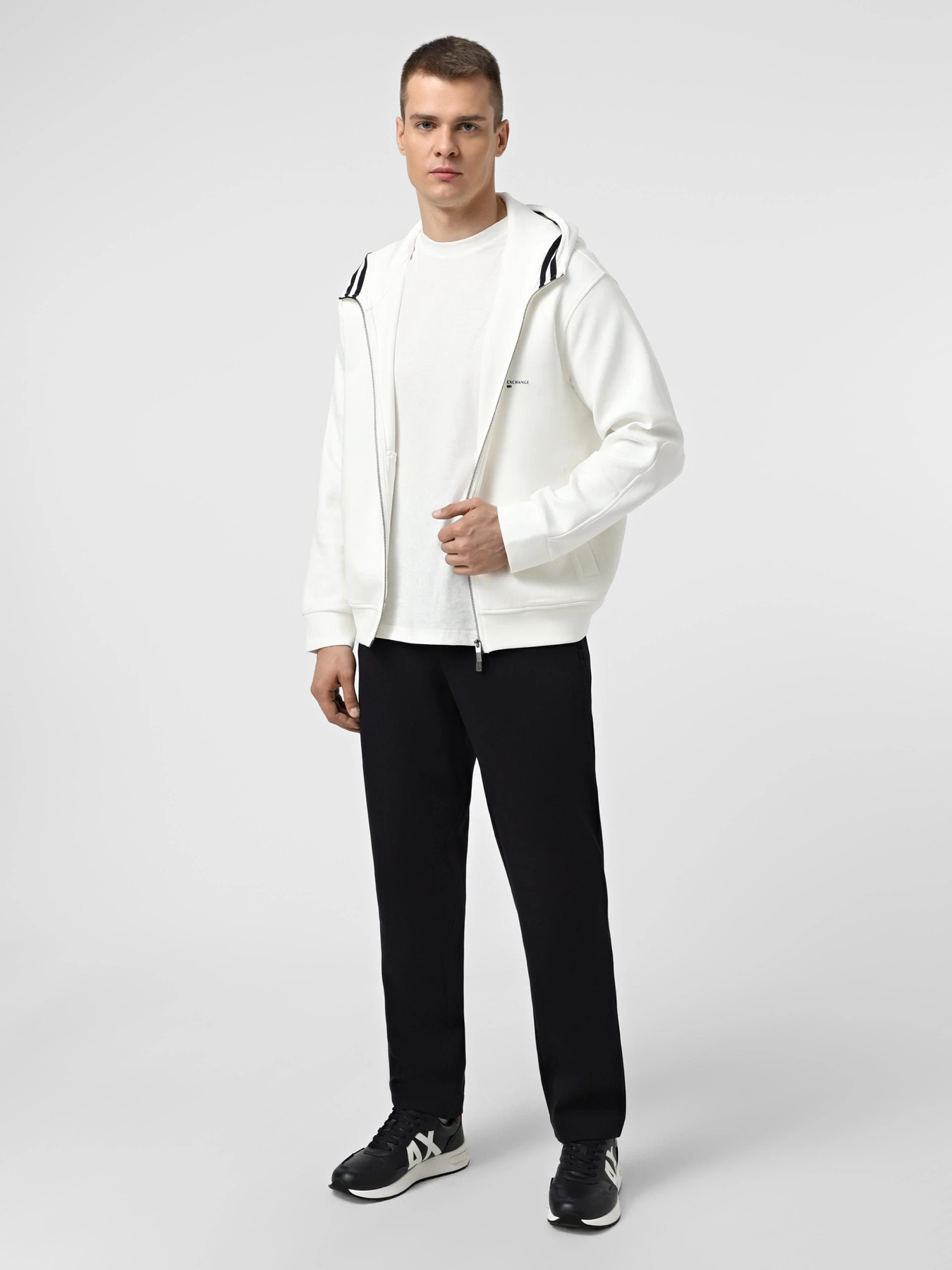 Брюки Armani Exchange модель XM001302-AF10818-UB101 Брюки Armani Exchange модель XM001302-AF10818-UB101 Фото
