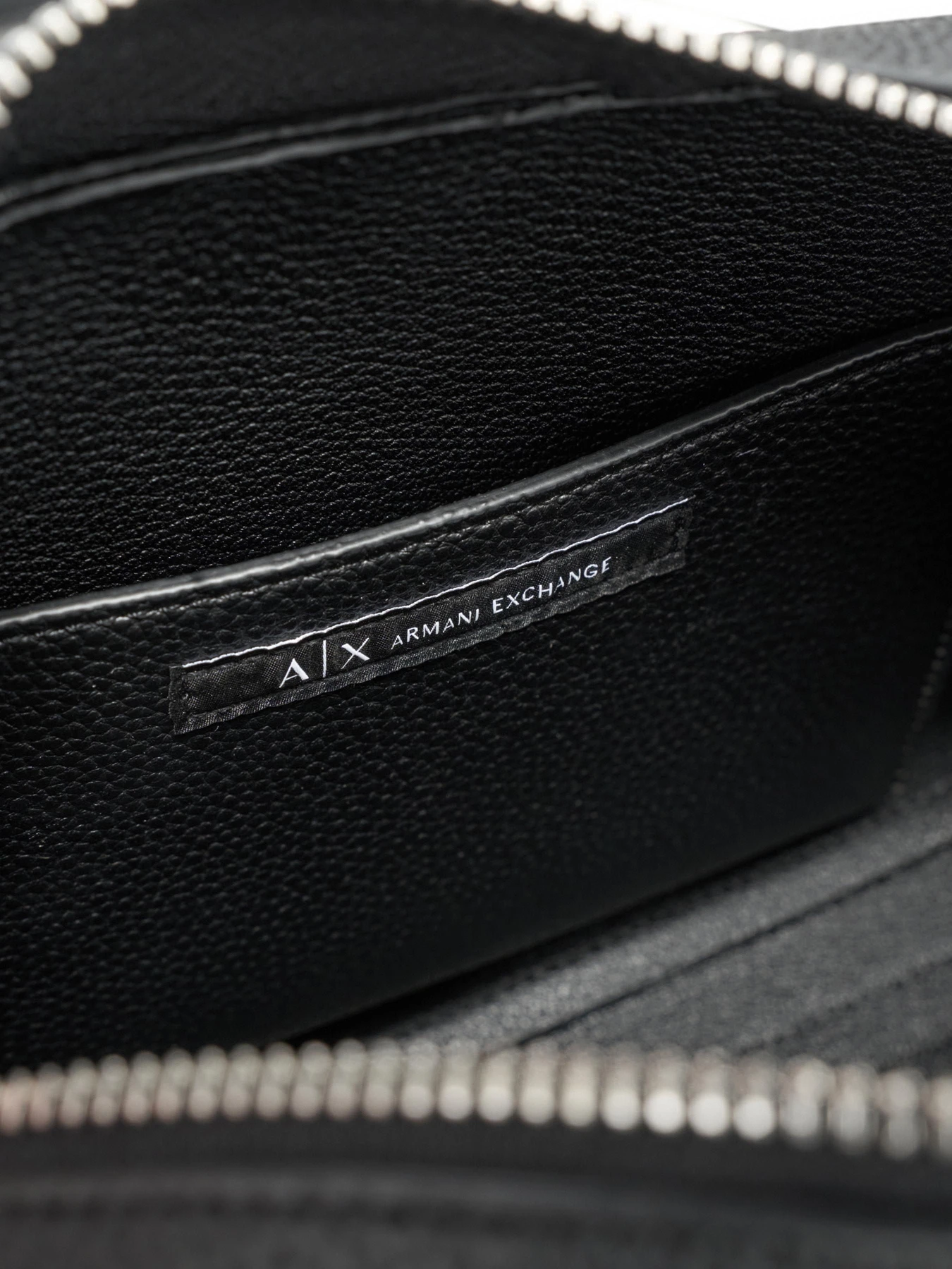 Сумки Armani Exchange модель XW001200-AF15325-FC099 Сумки Armani Exchange модель XW001200-AF15325-FC099 Фото