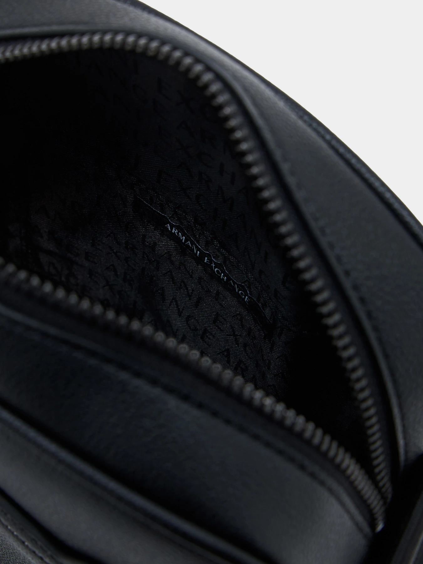 Сумки Armani Exchange модель XM002584-AF22651-UC001 Сумки Armani Exchange модель XM002584-AF22651-UC001 Фото