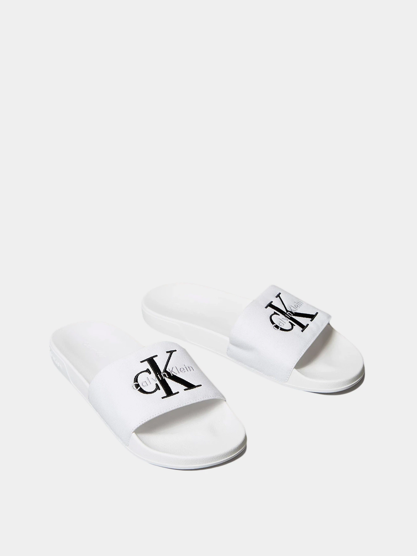 Шлёпанцы Calvin Klein модель YM0YM01393-0K4 Шлёпанцы Calvin Klein модель YM0YM01393-0K4 Фото
