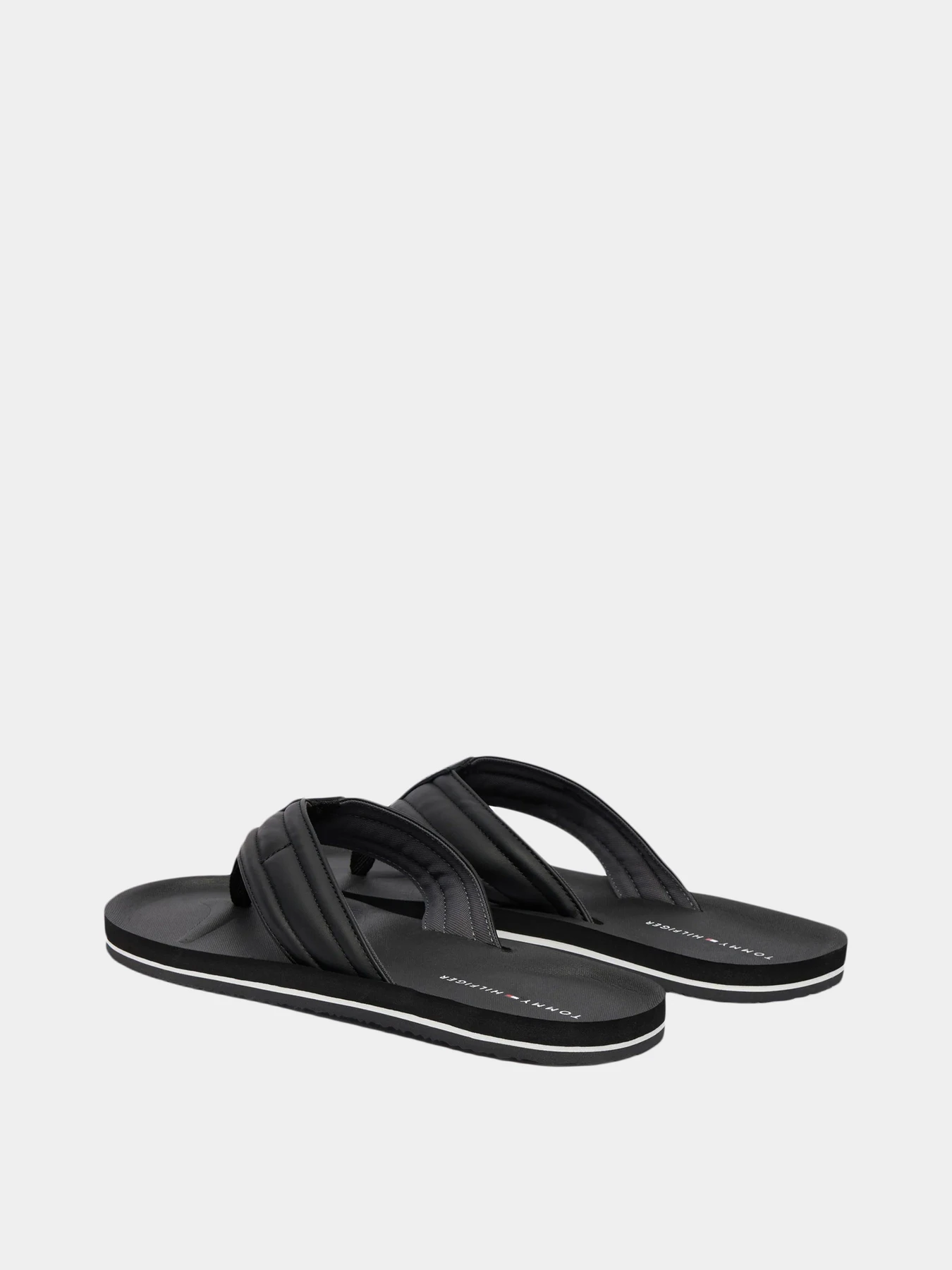 Шлёпанцы Tommy Hilfiger модель FM0FM05801-BDS Шлёпанцы Tommy Hilfiger модель FM0FM05801-BDS Фото