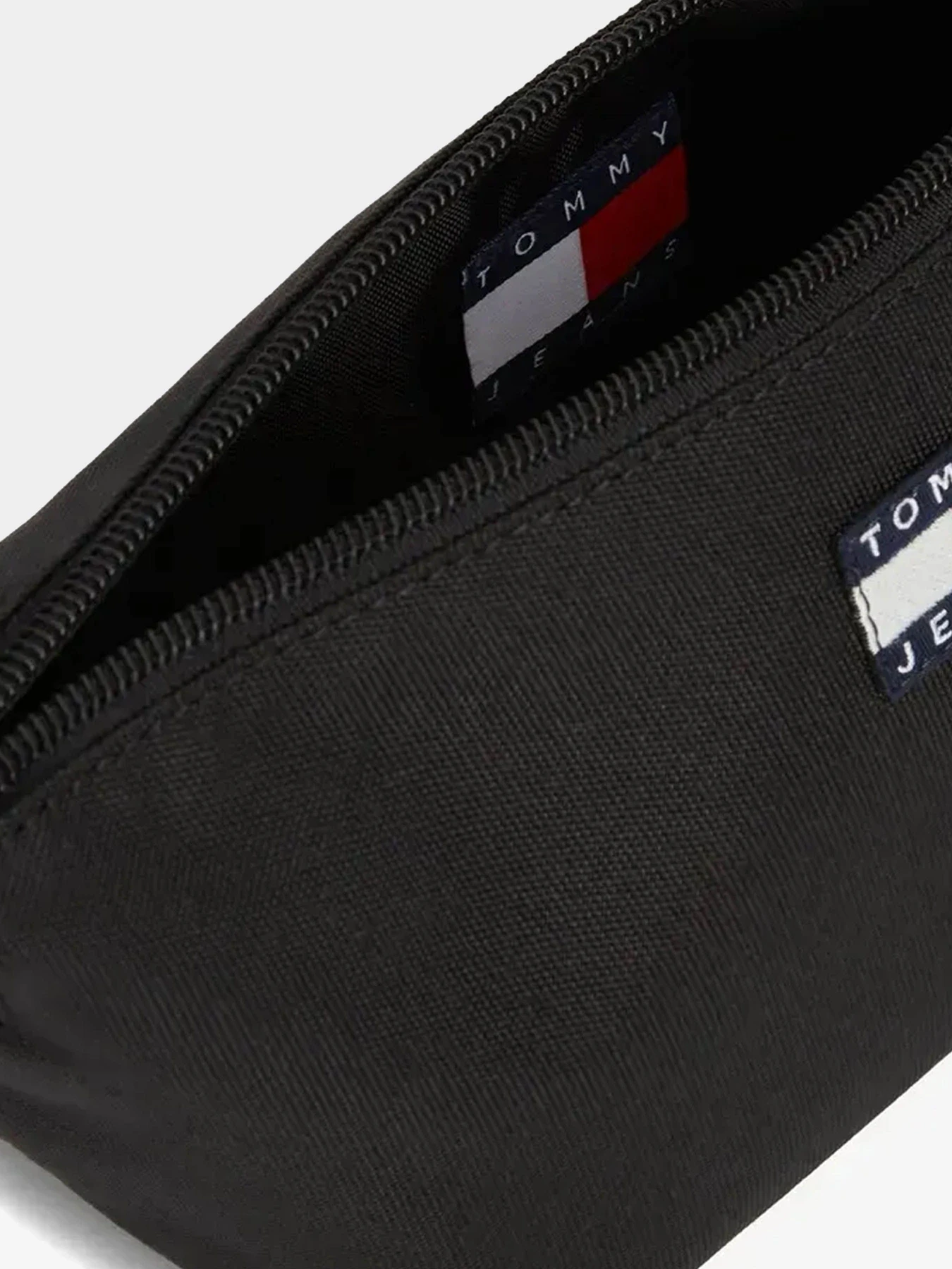 Кошельки Tommy Hilfiger модель AW0AW18582-BDS Кошельки Tommy Hilfiger модель AW0AW18582-BDS Фото