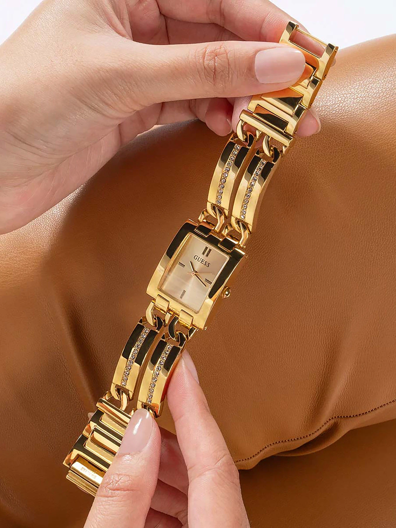 Часы GUESS модель GW0668L2 Фото