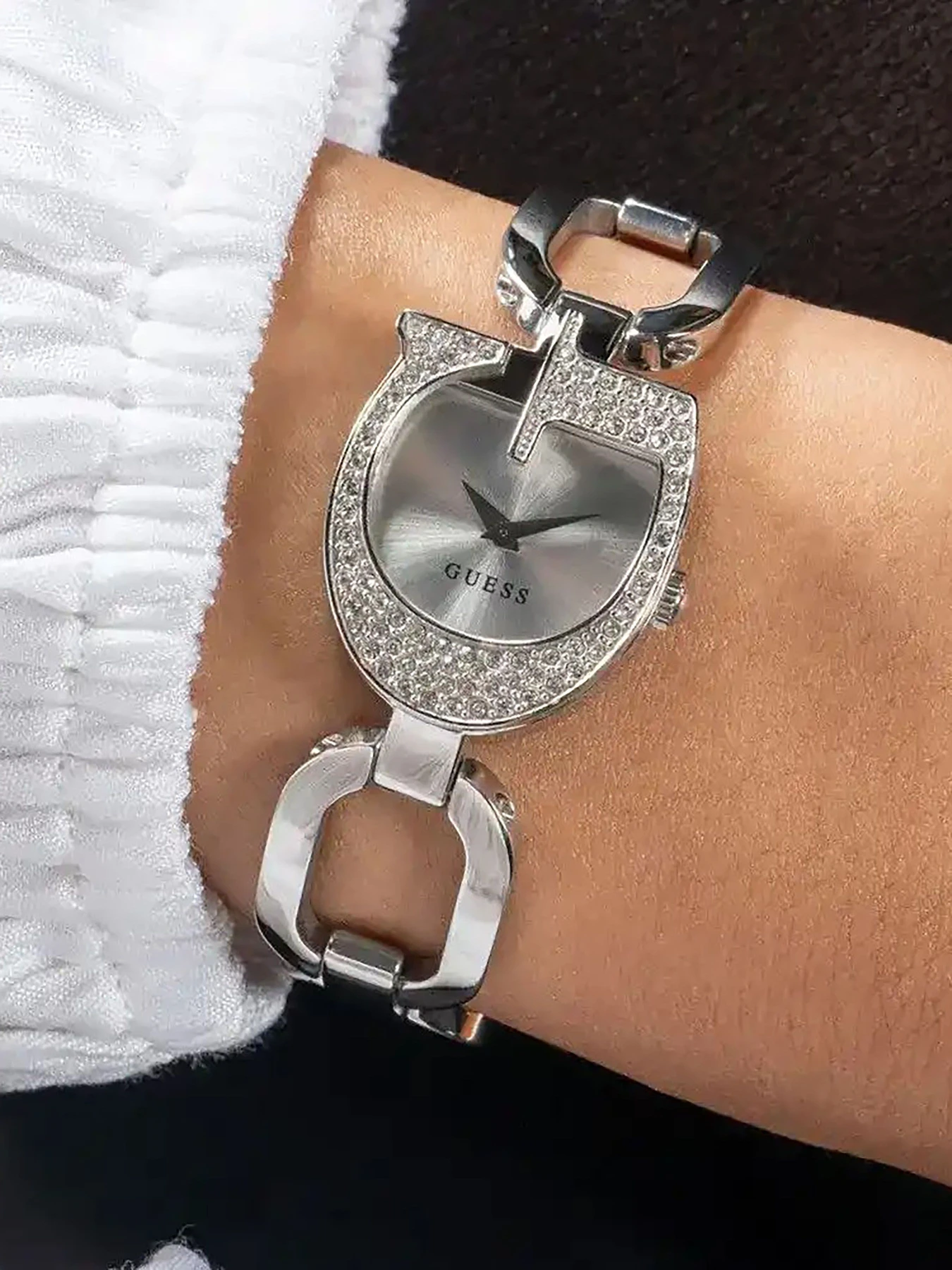 Часы GUESS модель GW0683L1 Часы GUESS модель GW0683L1 Фото
