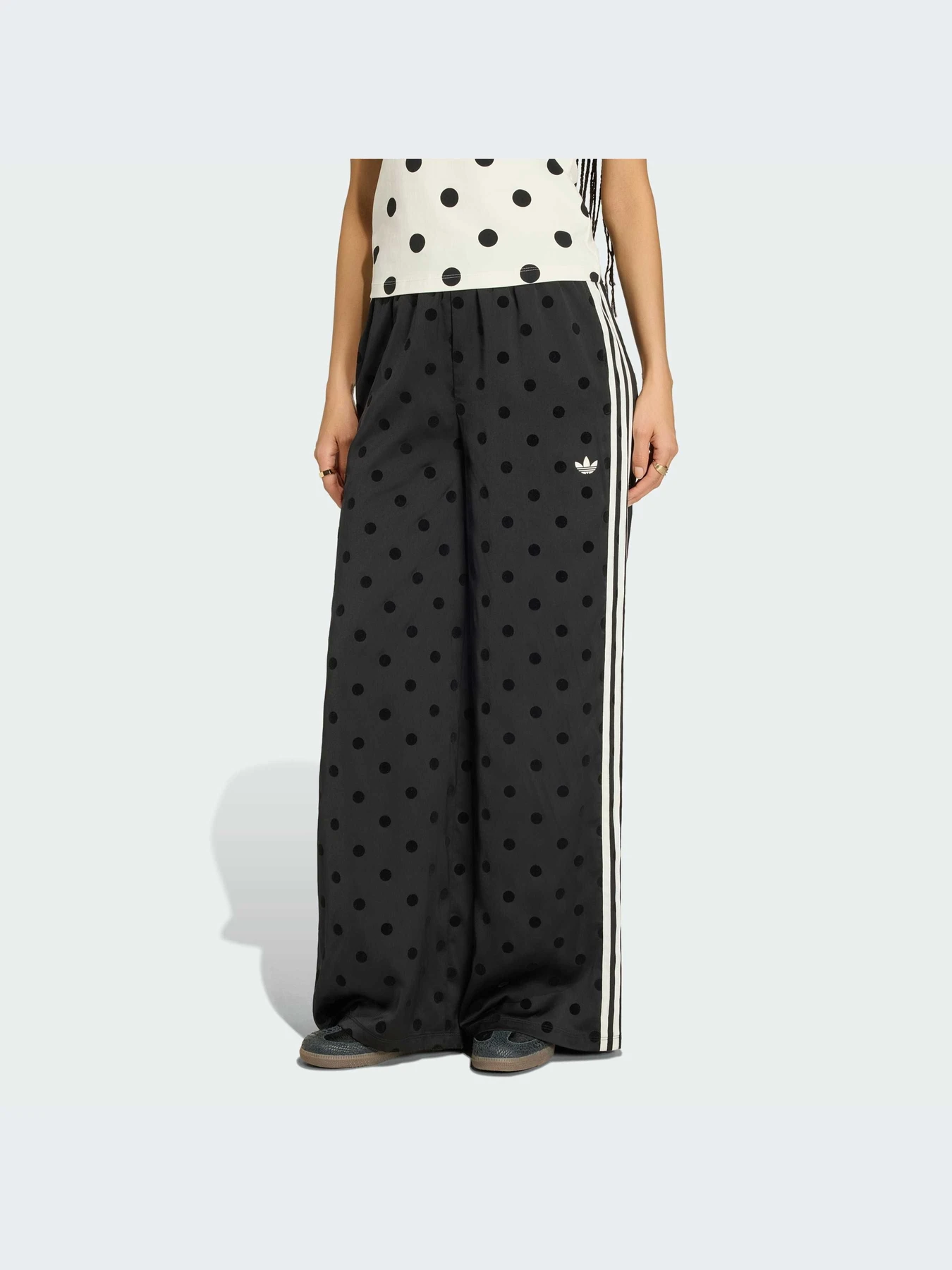 Брюки Adidas Adicolor модель KV1169-KZ Брюки Adidas Adicolor модель KV1169-KZ Фото