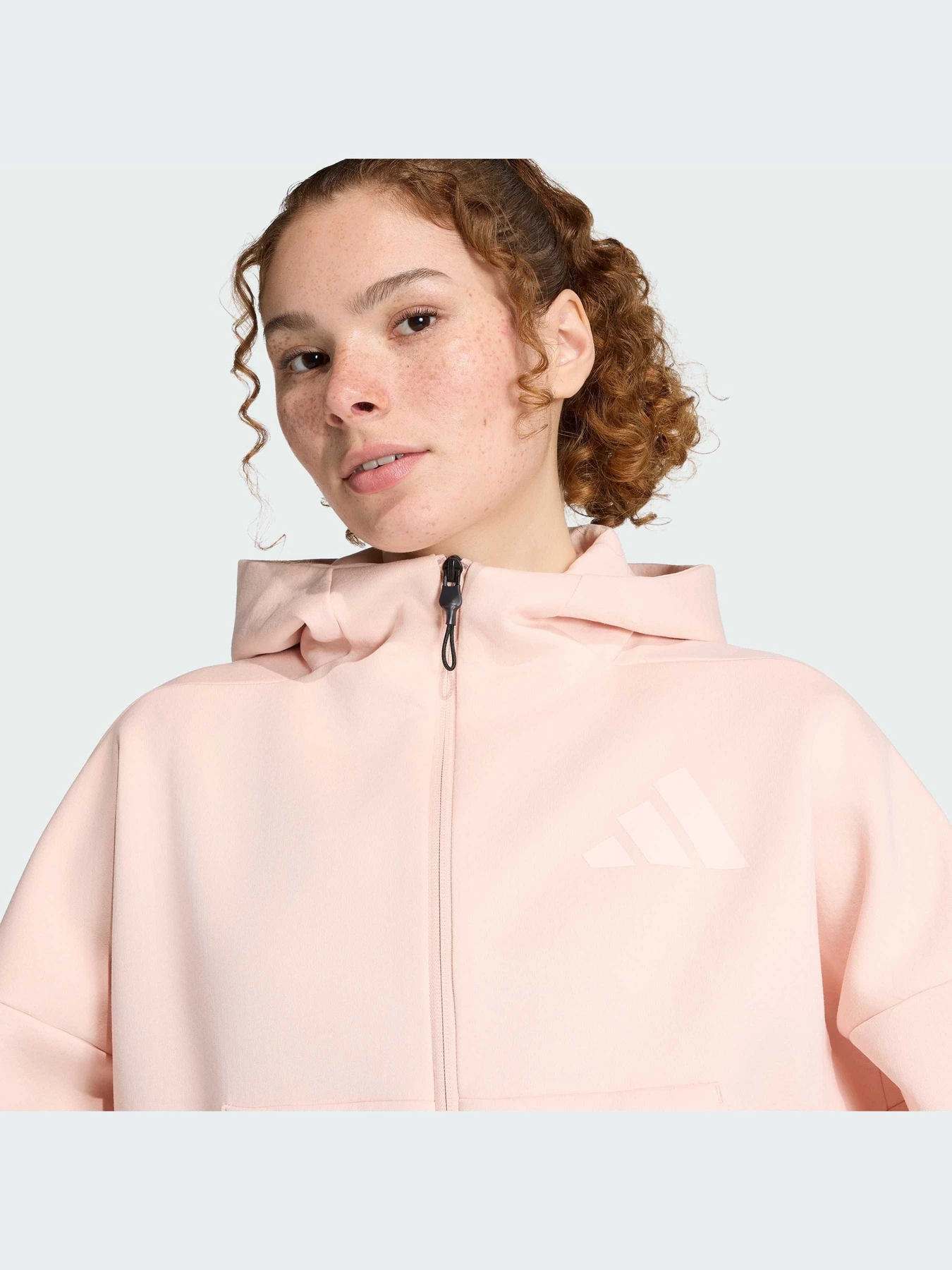 Худи и свитшоты Adidas ZNE модель KE4750-KZ Худи и свитшоты Adidas ZNE модель KE4750-KZ Фото