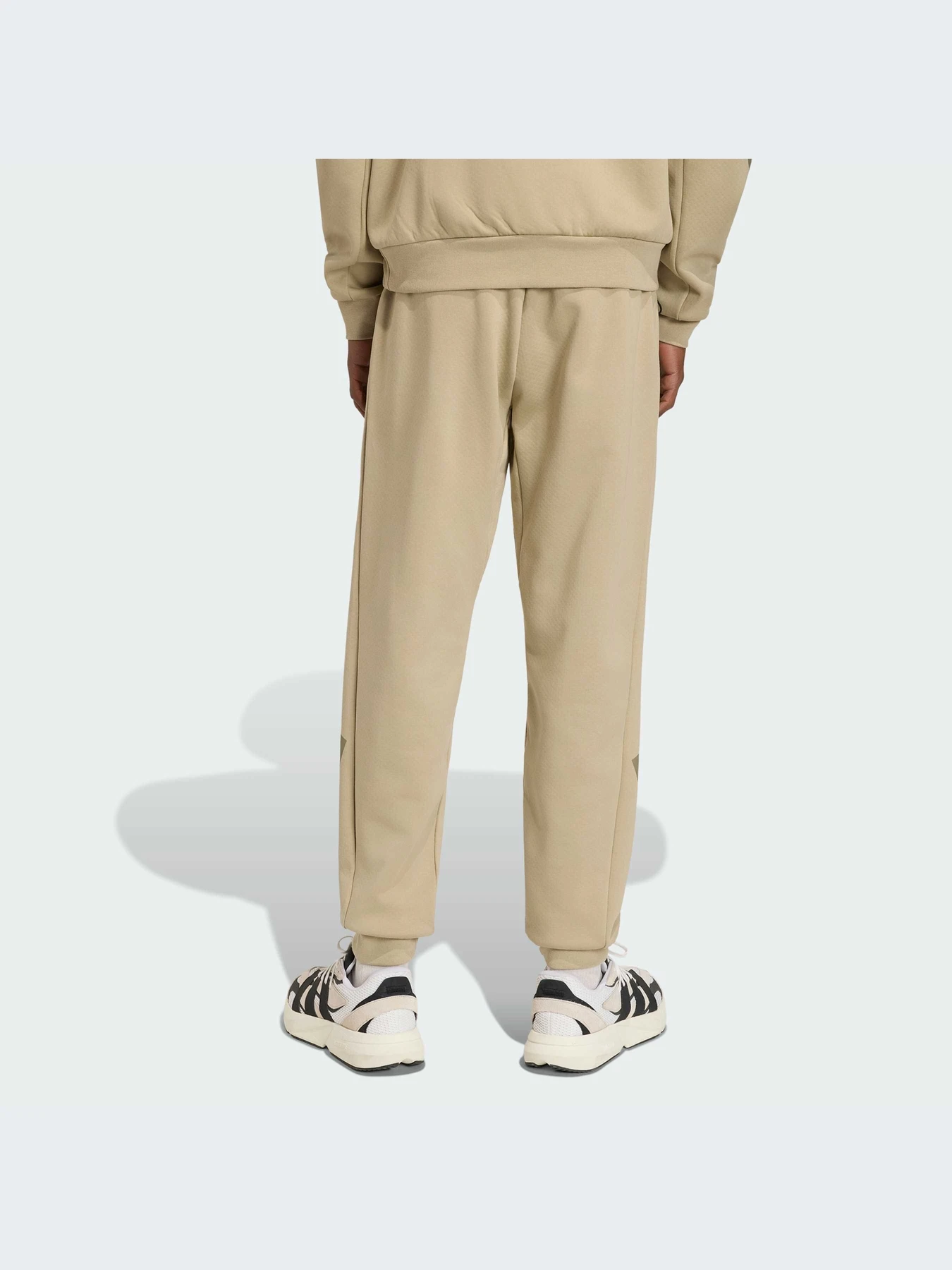 Брюки Adidas ZNE модель KE4688-KZ Брюки Adidas ZNE модель KE4688-KZ Фото