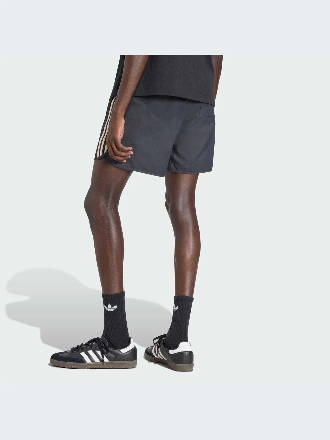 Шорты Adidas Adicolor модель KE1658-KZ Шорты Adidas Adicolor модель KE1658-KZ Фото