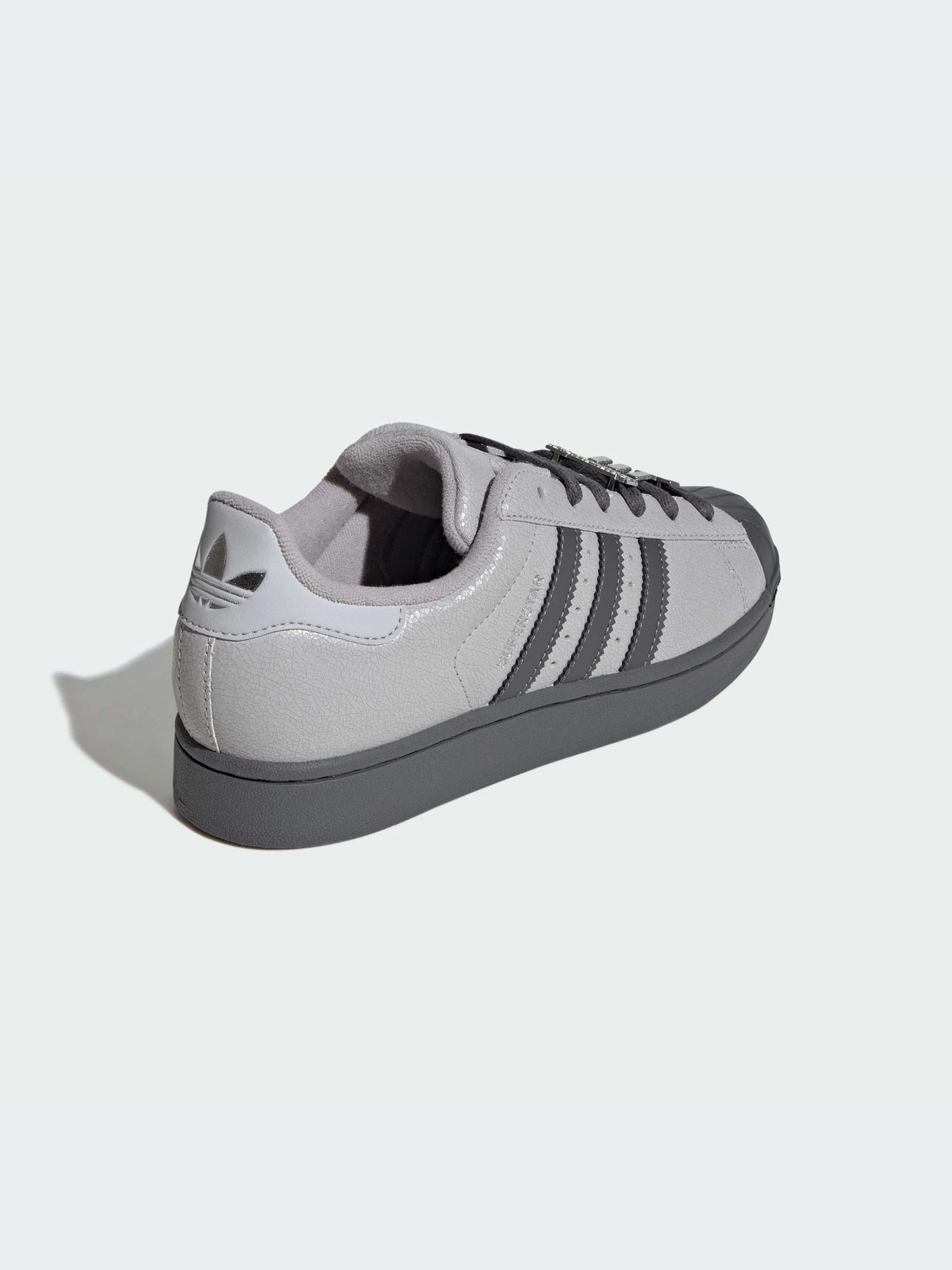 Кроссовки Adidas Superstar модель IH1629-KZ Кроссовки Adidas Superstar модель IH1629-KZ Фото
