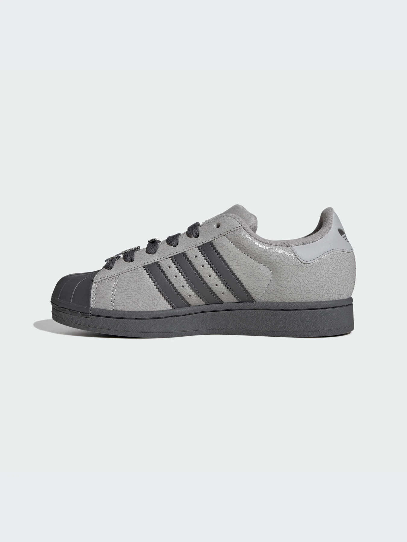 Кроссовки Adidas Superstar модель IH1629-KZ Кроссовки Adidas Superstar модель IH1629-KZ Фото