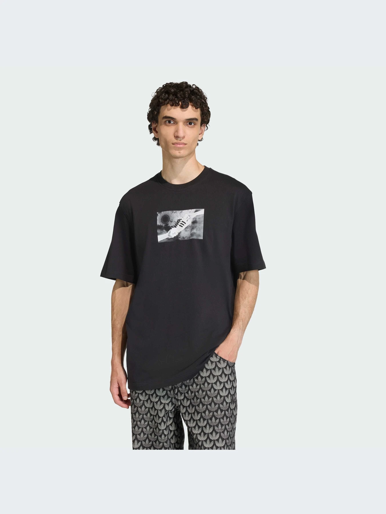 Футболки и поло Adidas Graphics модель KS7611-KZ Футболки и поло Adidas Graphics модель KS7611-KZ Фото