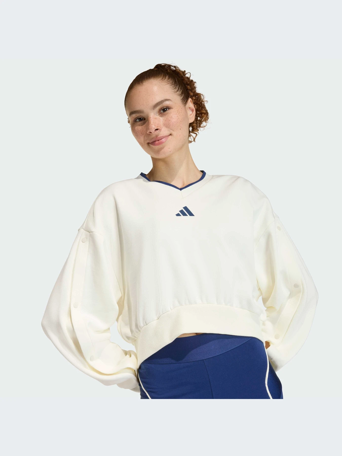 Худи и свитшоты Adidas модель JZ1074-KZ Худи и свитшоты Adidas модель JZ1074-KZ Фото
