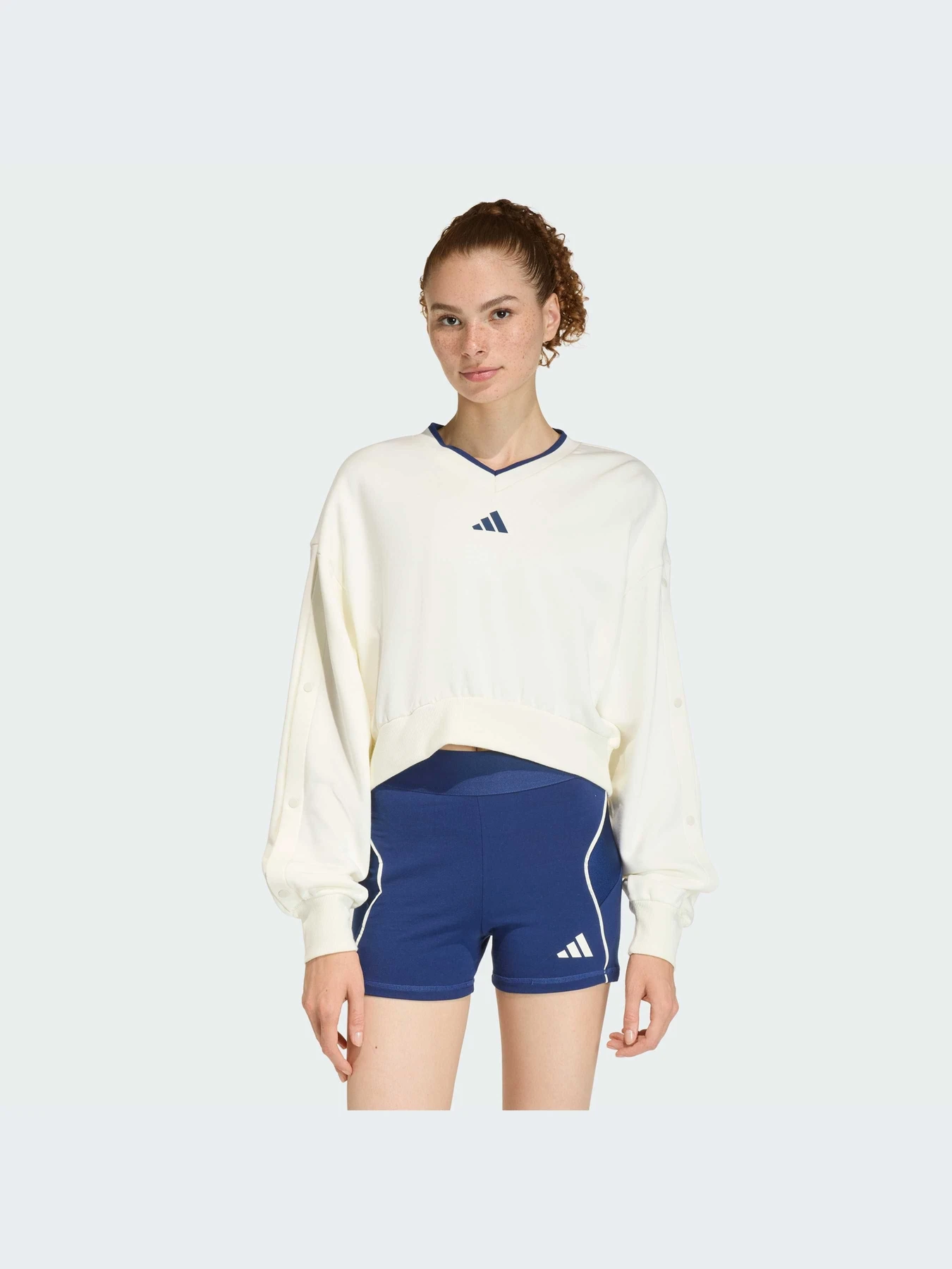 Худи и свитшоты Adidas модель JZ1074-KZ Худи и свитшоты Adidas модель JZ1074-KZ Фото