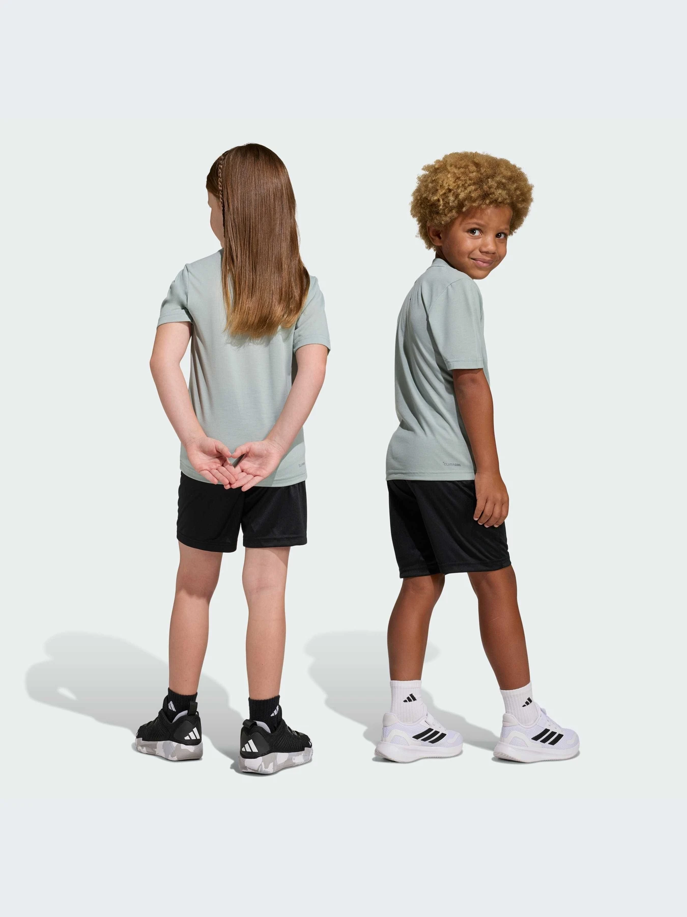 Костюмы Adidas модель KD0978-KZ Костюмы Adidas модель KD0978-KZ Фото